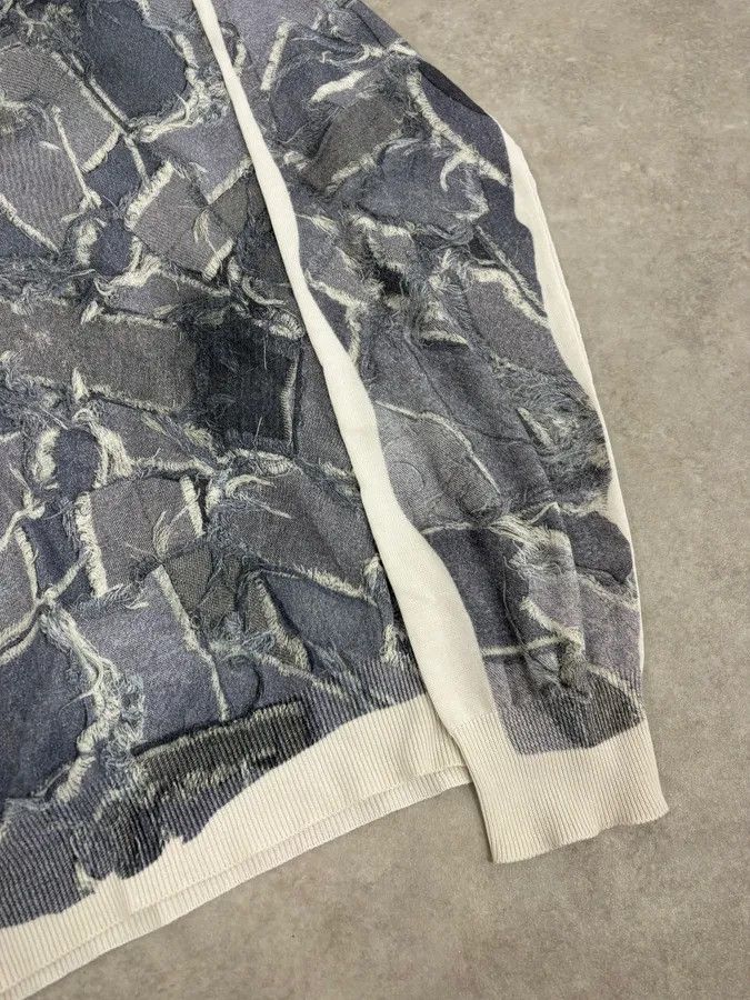 Dolce & Gabbana 2000s Dolce & Gabbana Grey Abstract Trompe L’œil V-Neck Sweater Size US M / EU 48-50 / 2 - 7 Thumbnail