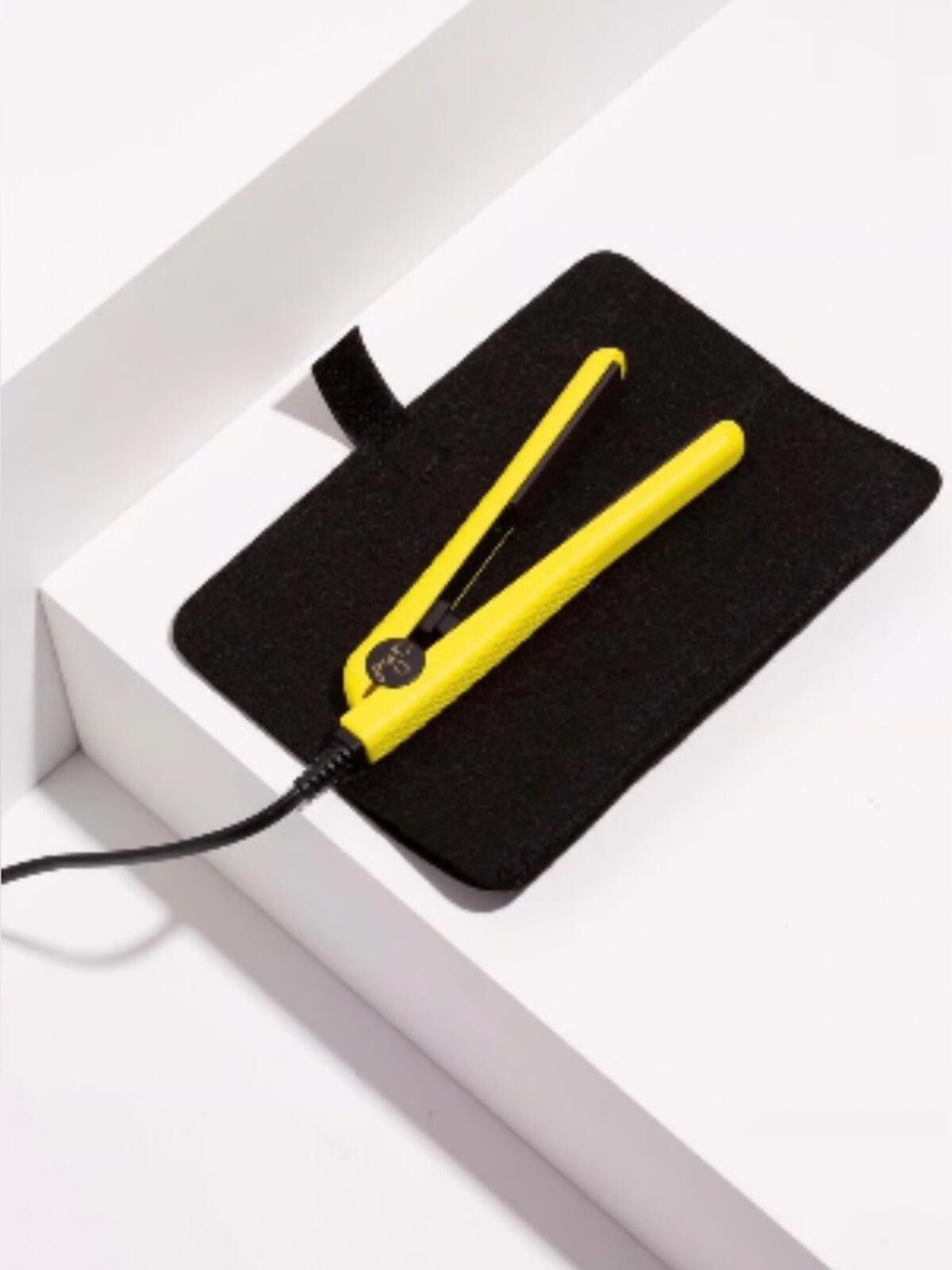 Pythia PYT / Mini Hair Straightener Flat Iron / Yellow Travel Size ONE SIZE - 1 Thumbnail