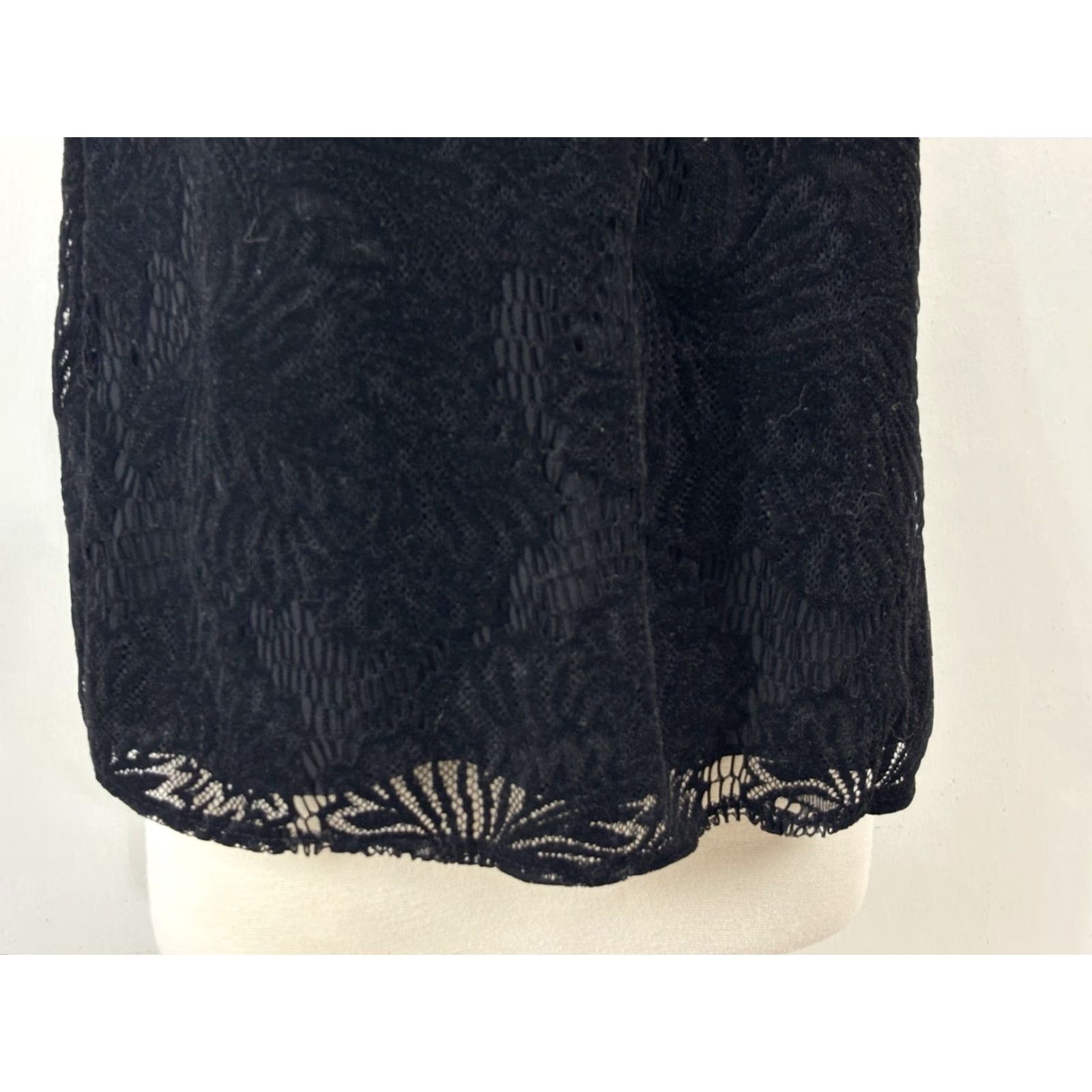 Loft LOFT velvet Burnout Halter Top Shirt Sz Small Black Whimsigoth Layered Size S / US 4 / IT 40 - 6 Thumbnail