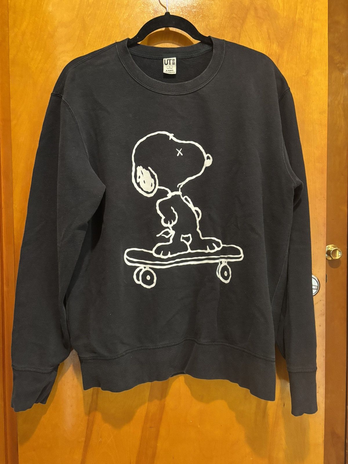 Kaws × Uniqlo Kaws x Uniqlo Crewneck Size US L / EU 52-54 / 3 - 1 Thumbnail
