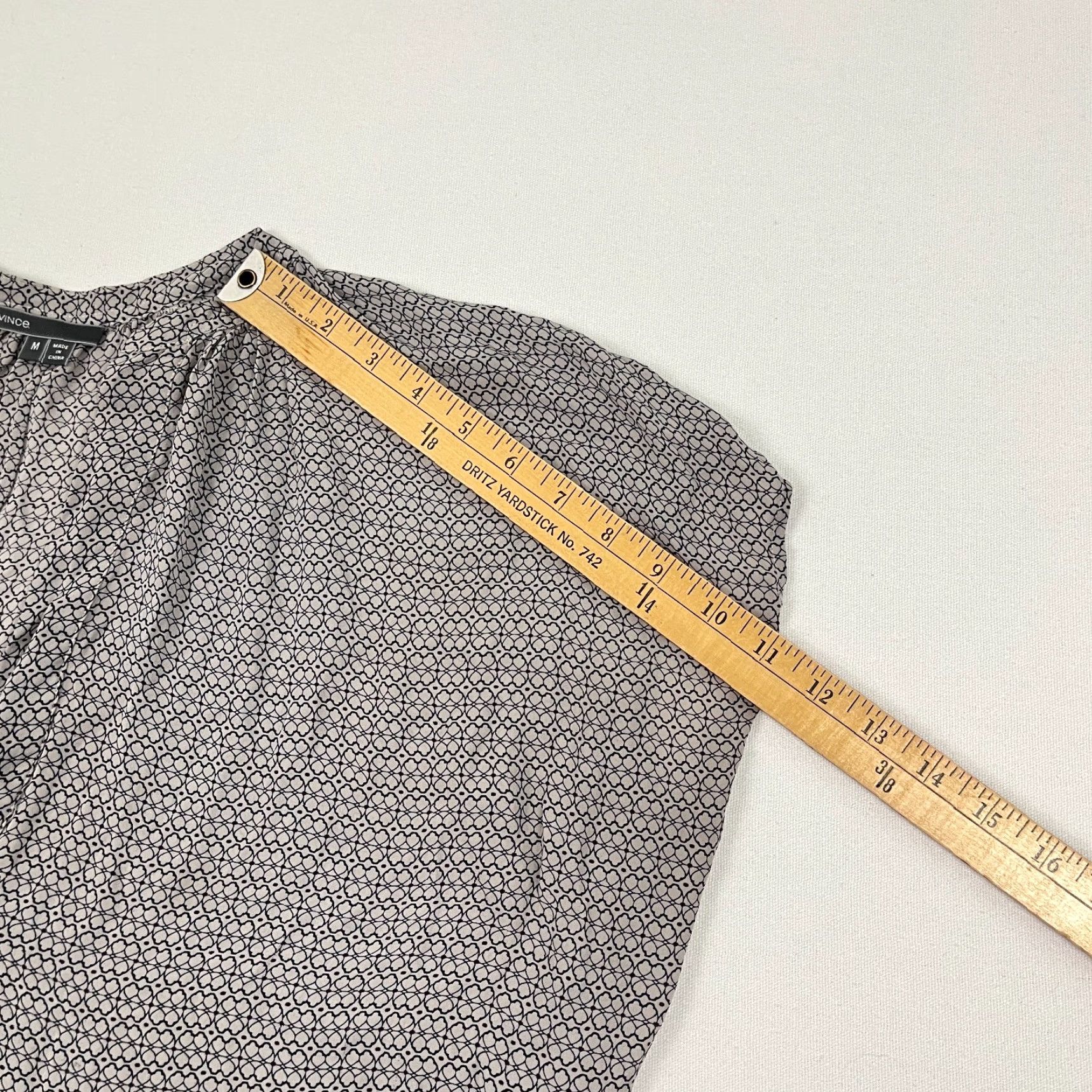 Vince Vince Blouse Top Womens M Black White Geometric Silk Semi Sheer Office Casual Size M / US 6-8 / IT 42-44 - 6 Thumbnail