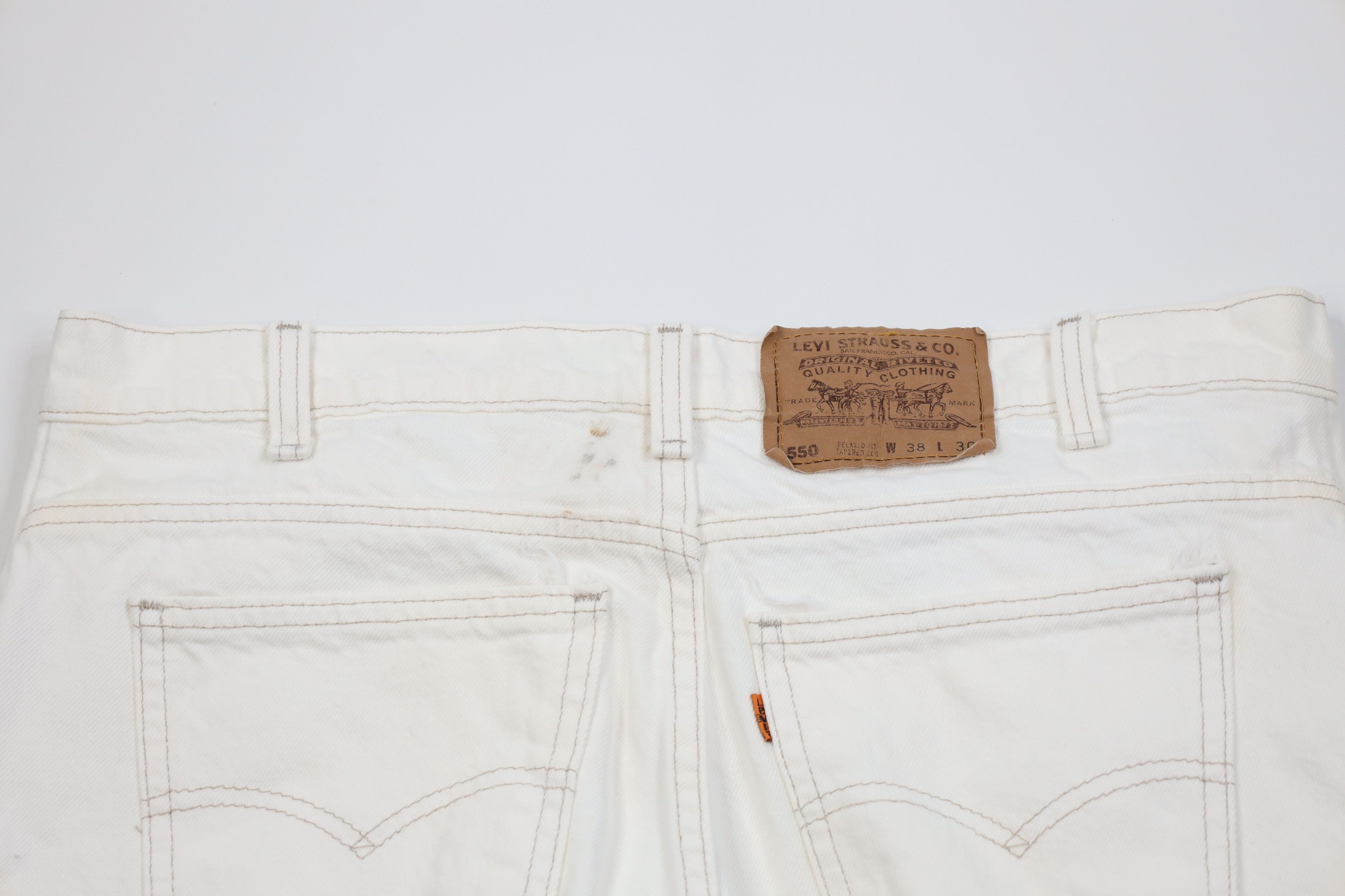 Levi's Vintage 90s Levis 550 Orange Tab Fit Denim Jeans White USA Size US 38 / EU 54 - 13 Thumbnail
