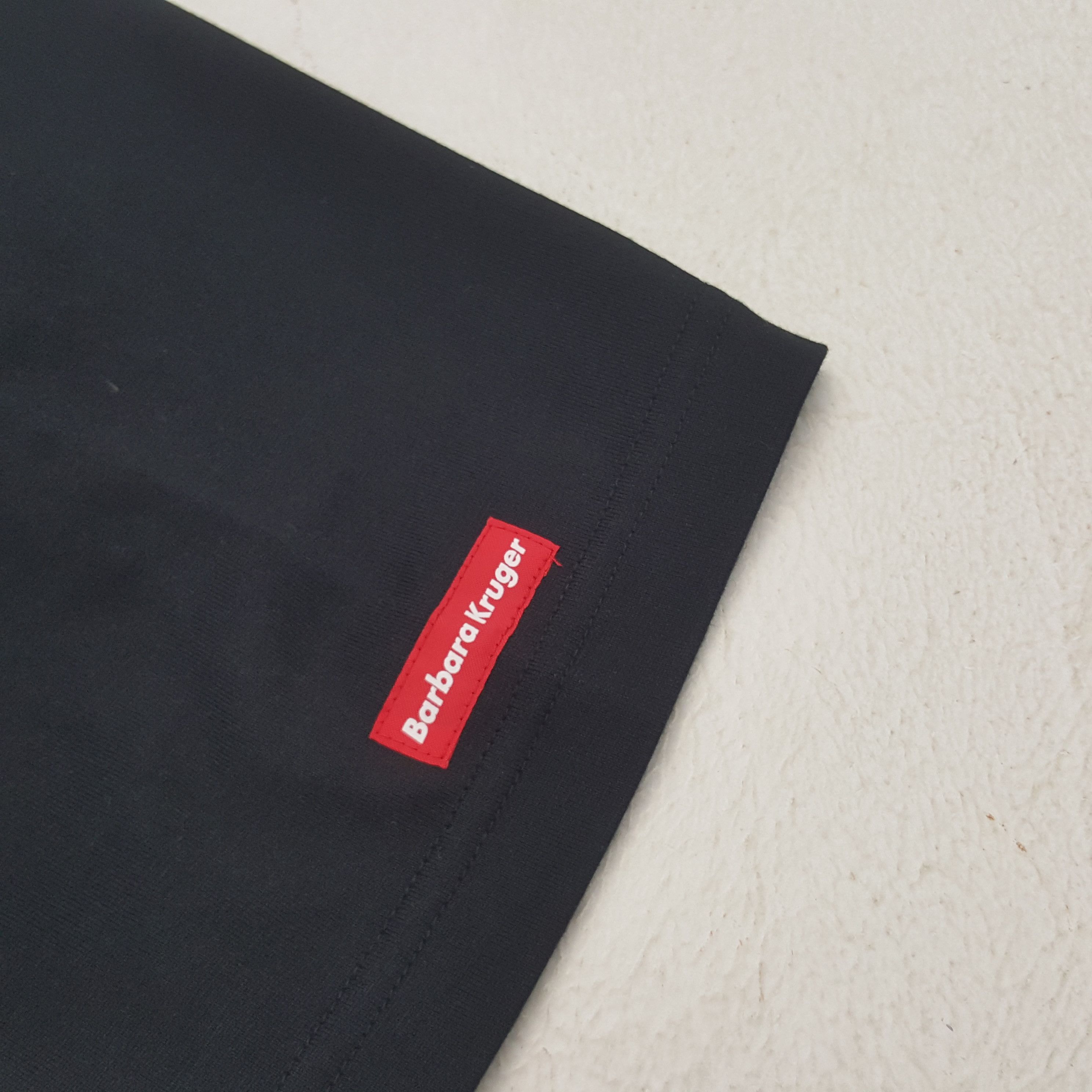 Barbara Kruger × Vintage Vintage Barbara Kruger Streetwear Tshirt Size US L / EU 52-54 / 3 - 4 Thumbnail