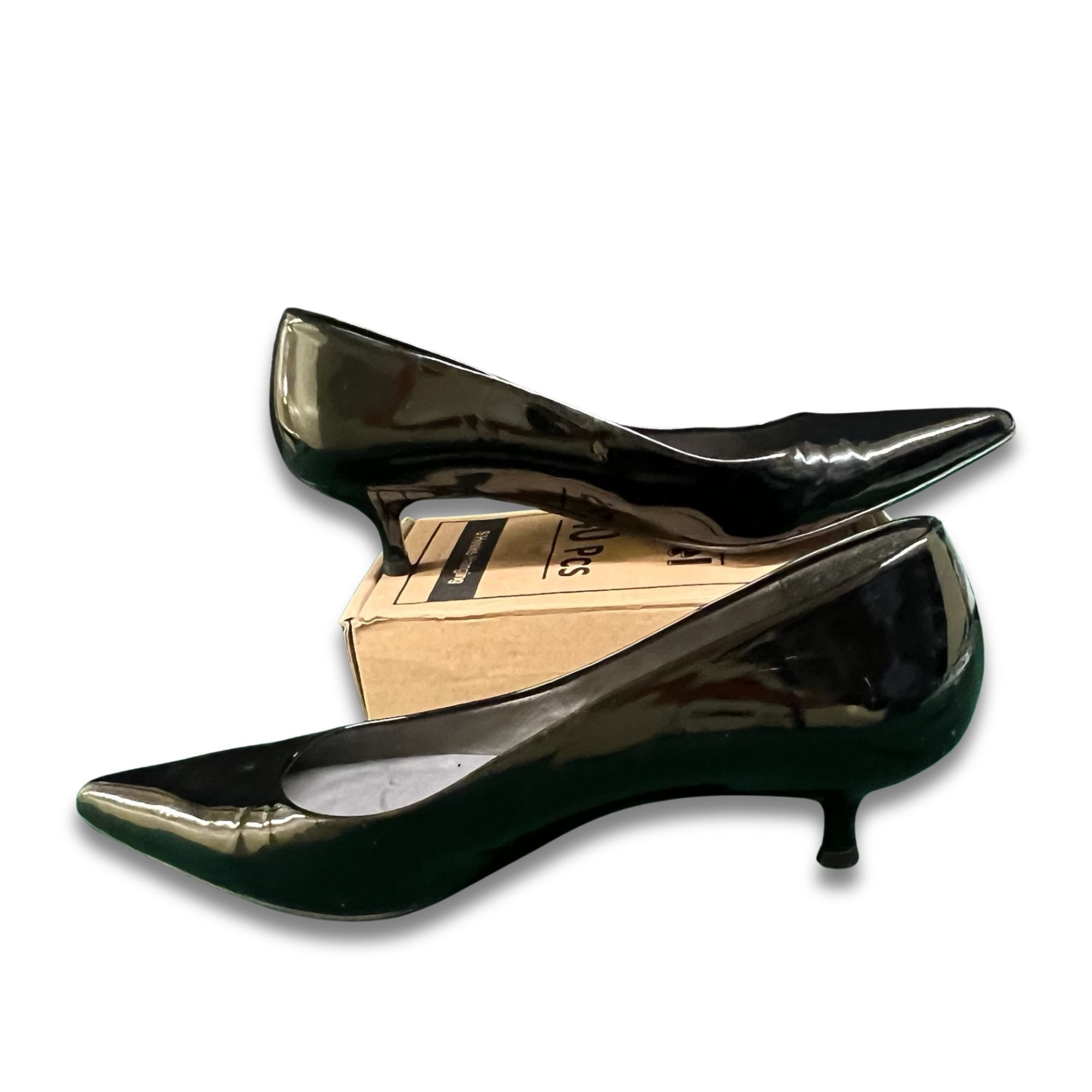 Stuart Weitzman Stuart Weitzman Black Patent Leather Kitten-Heel Pumps Women Size US 7.5 / IT 37.5 - 5 Thumbnail