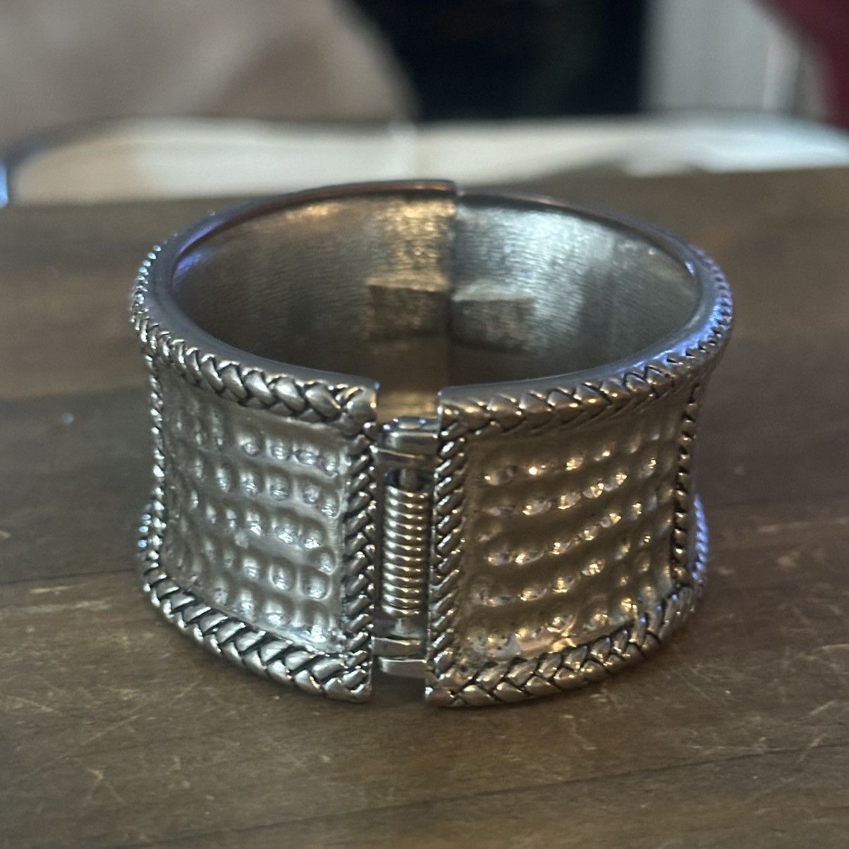 Vintage Vintage silver tone hammered hinged bangle bracelet Size ONE SIZE - 3 Thumbnail
