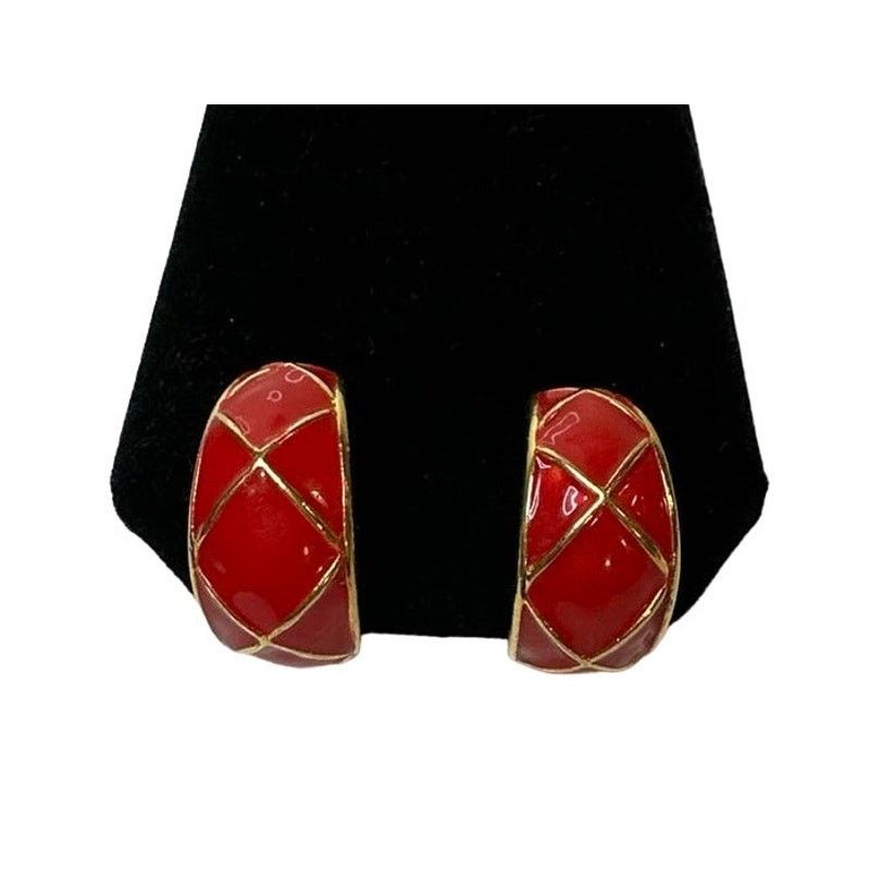 Vintage Christmas Red Gold Criss Cross Enamel Hoop Clip Earrings 80s Size ONE SIZE - 2 Thumbnail