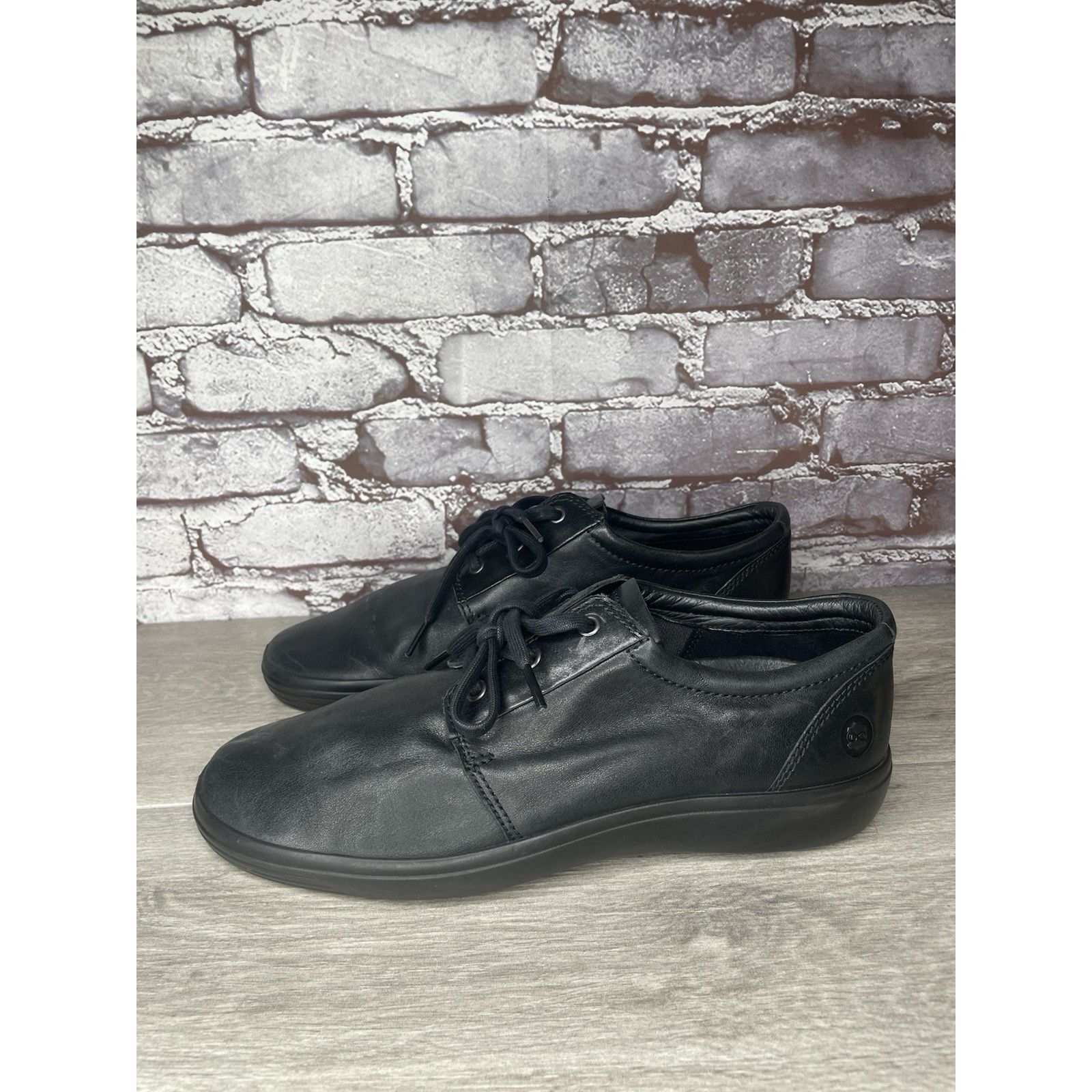 Ecco ECCO Danish Design Black Leather Triple Black Casual Sneaker Size US 10 / EU 43 - 17 Thumbnail