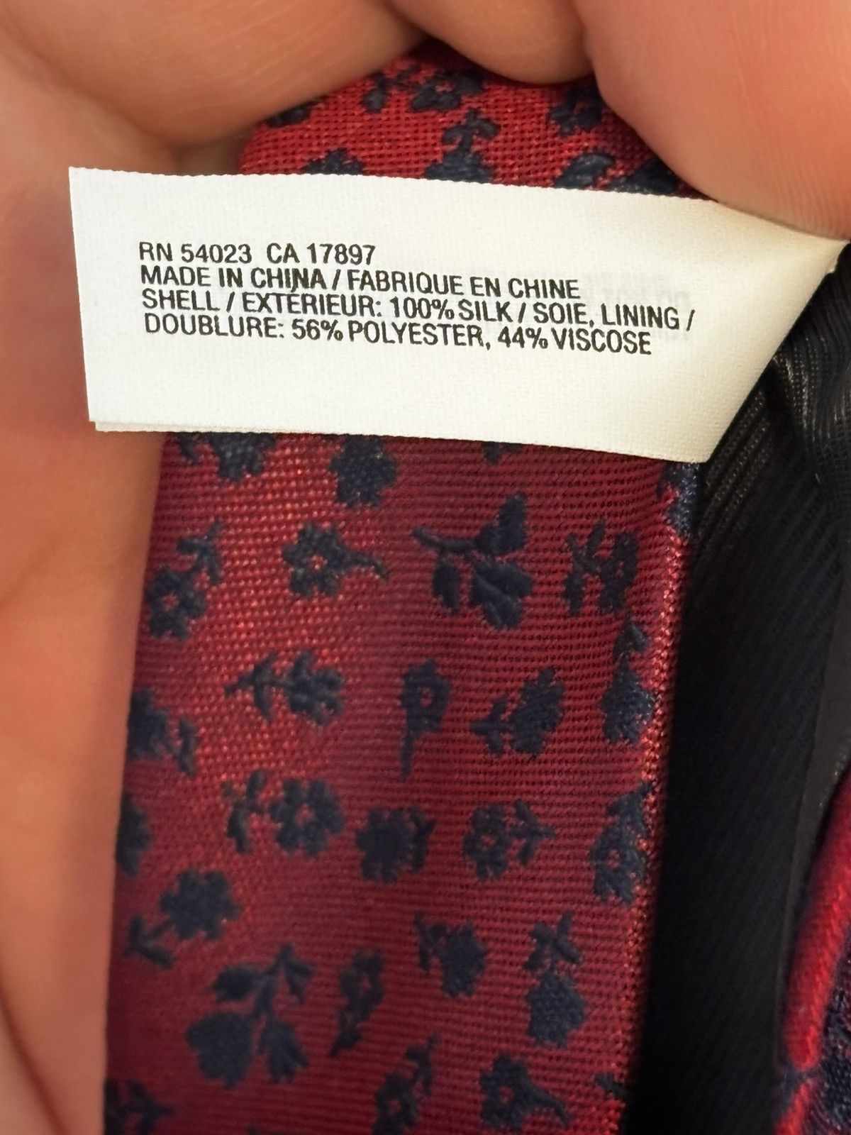 Banana Republic Banana Republic Silk Deep Red and Navy Flower Print Tie Size ONE SIZE - 2 Thumbnail
