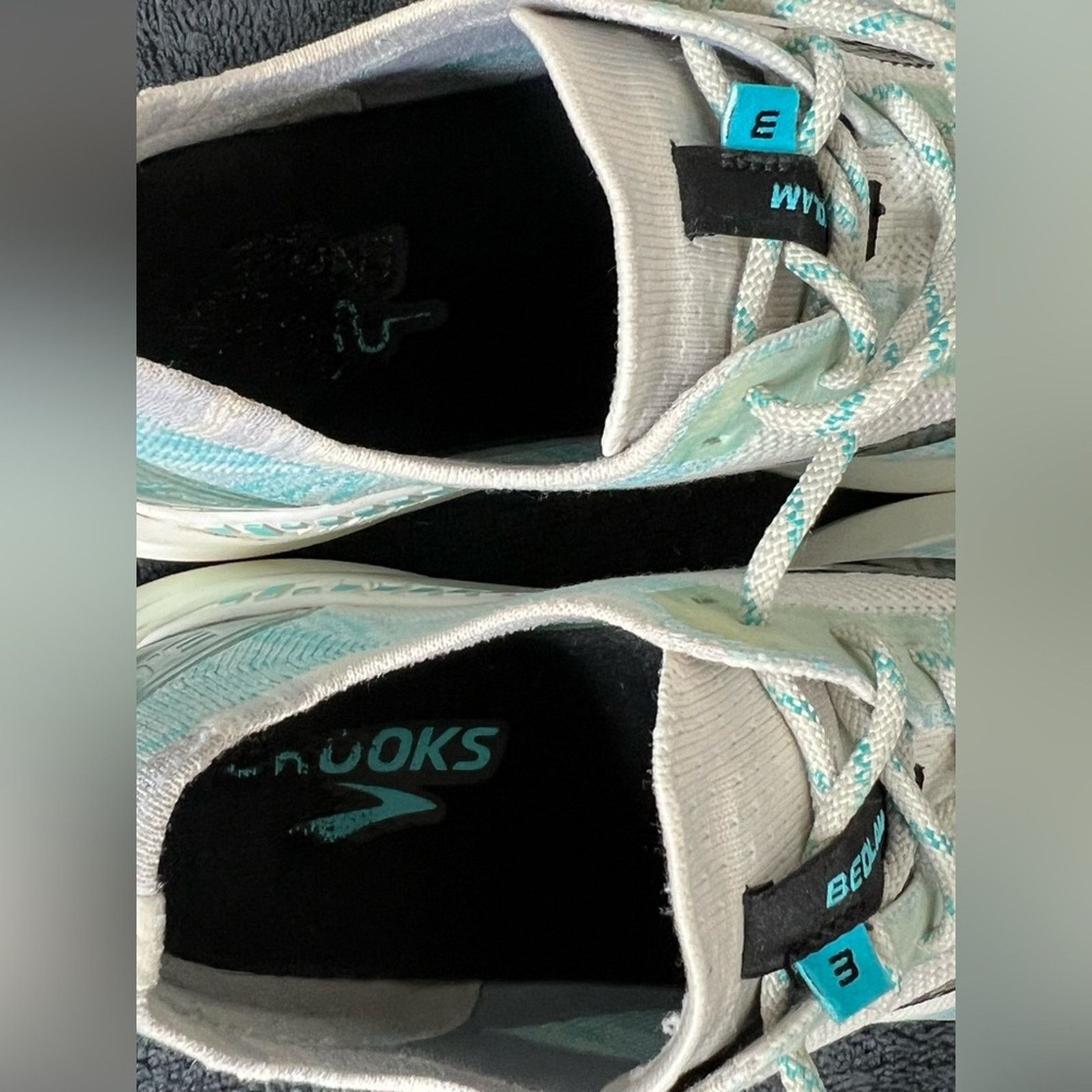 Brooks Brooks Bedlam 3 Men's 9.5 D Medium White Black Aqua Shoes Size US 9.5 / EU 42-43 - 9 Thumbnail