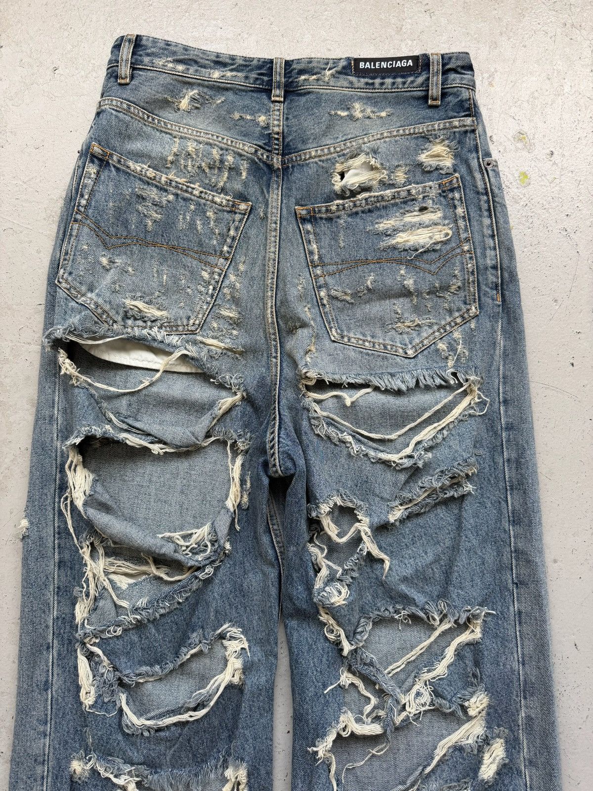 Balenciaga Balenciaga Super Destroyed Baggy Denim Size US 31 - 4 Thumbnail
