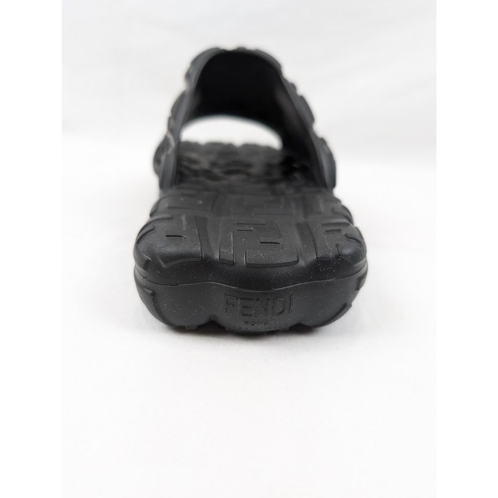Fendi o1rshd1 Rubber Sole Fendi Logo Slipper Slide Sandal in Nero Size US 7 / EU 40 - 10 Thumbnail
