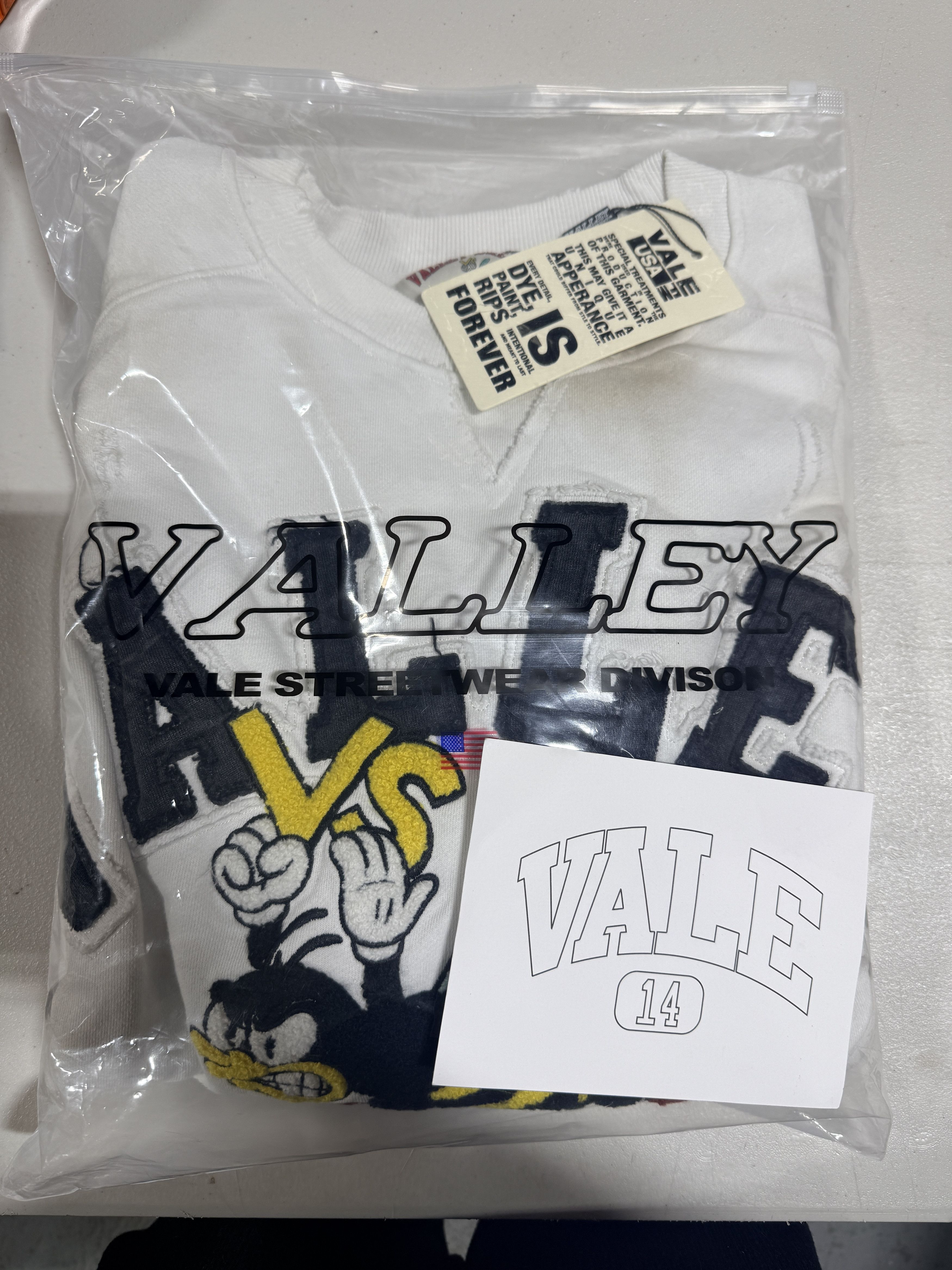 Other Vale Forever Insignia Crewneck 'Dirty/White' Size M Size US M / EU 48-50 / 2 - 3 Thumbnail
