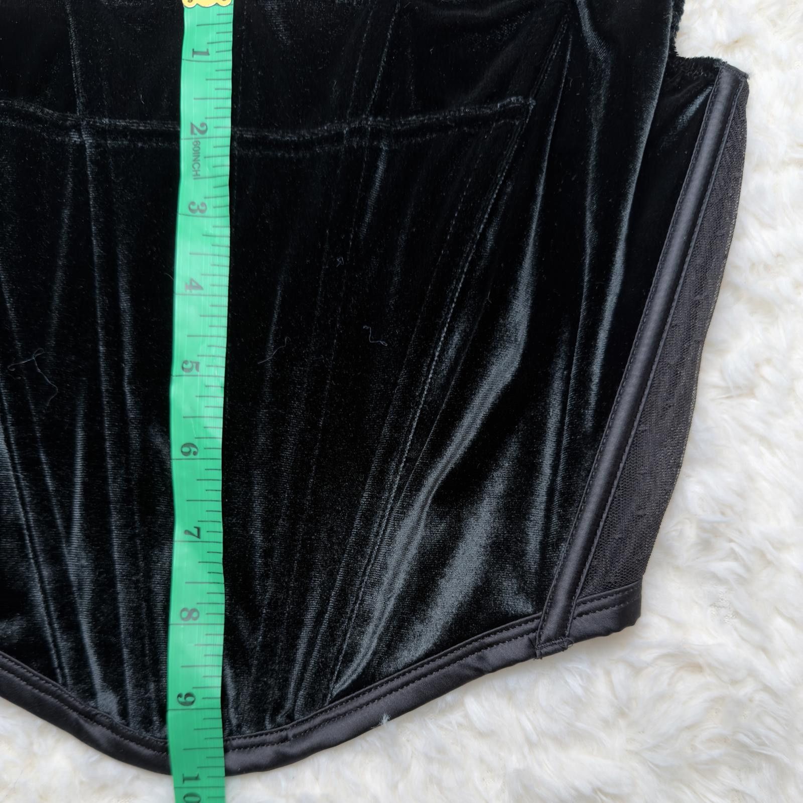 The Unbranded Brand VS NWT Black Velvet Corset Top Whimsigoth Goth S DD Size ONE SIZE - 4 Thumbnail