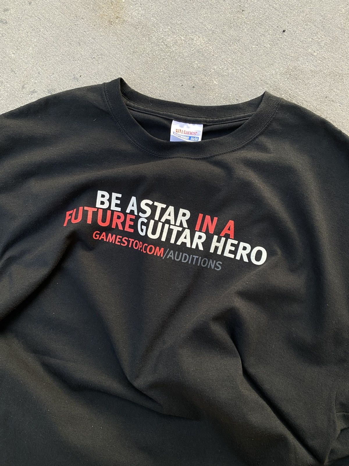 Hanes Vintage Guitar Hero World Tour Game Stop Size US XL / EU 56 / 4 - 5 Thumbnail