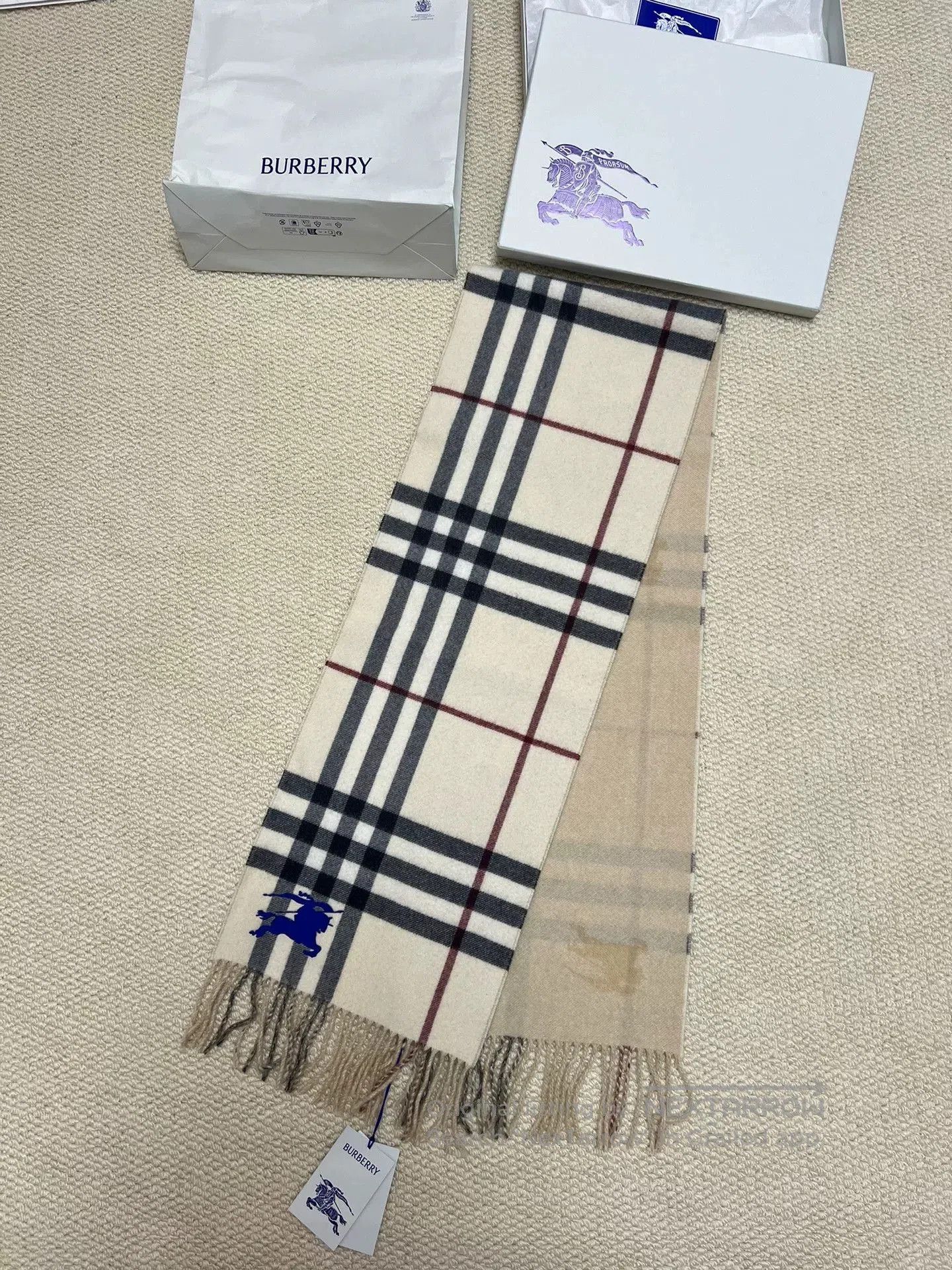 Burberry Burberry Cashmere Fringe Scarf. Size ONE SIZE - 1 Thumbnail