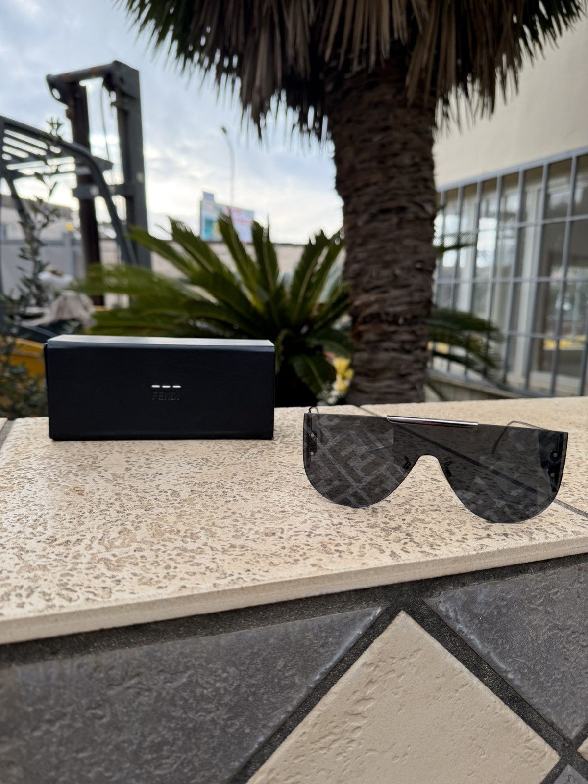 Fendi Fendi Sunglasses FF M0093/S Size ONE SIZE - 2 Thumbnail