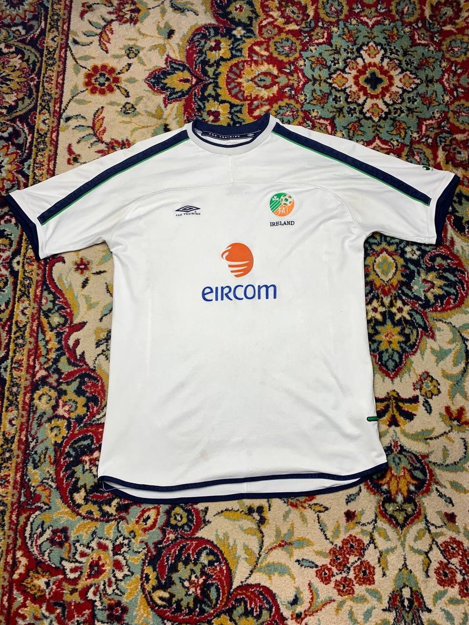 Umbro 2001-02 Ireland Umbro Pro Training Jersey Soccer Size US L / EU 52-54 / 3 - 1 Thumbnail