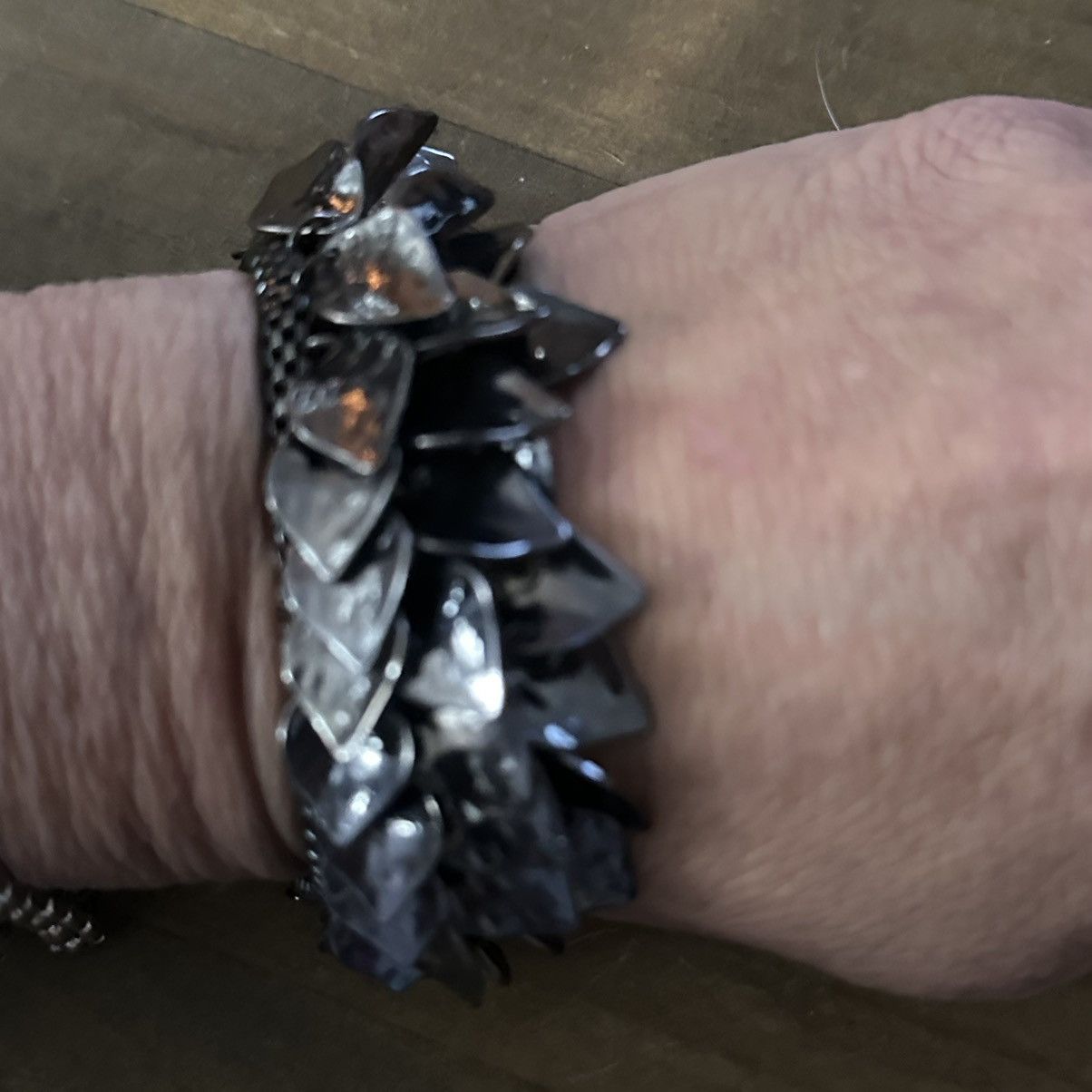 Other Gunmetal dangle leaves cha cha bracelet Size ONE SIZE - 5 Thumbnail