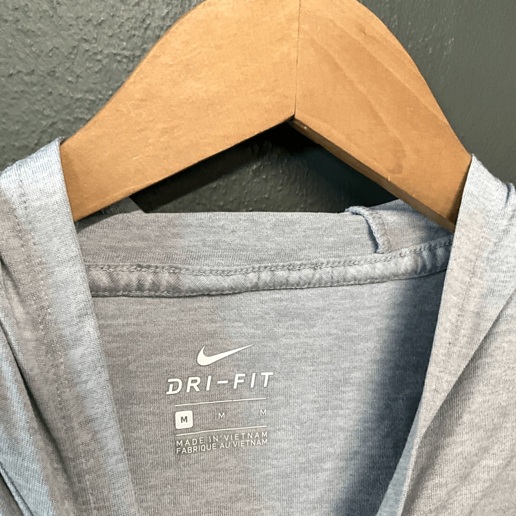 Nike Nike Women's Dri-Fit Legend Hoodie Tee Jersey Shirt M Gray Long Sleeve Moisture Wicking 902098 Size M / US 6-8 / IT 42-44 - 2 Thumbnail