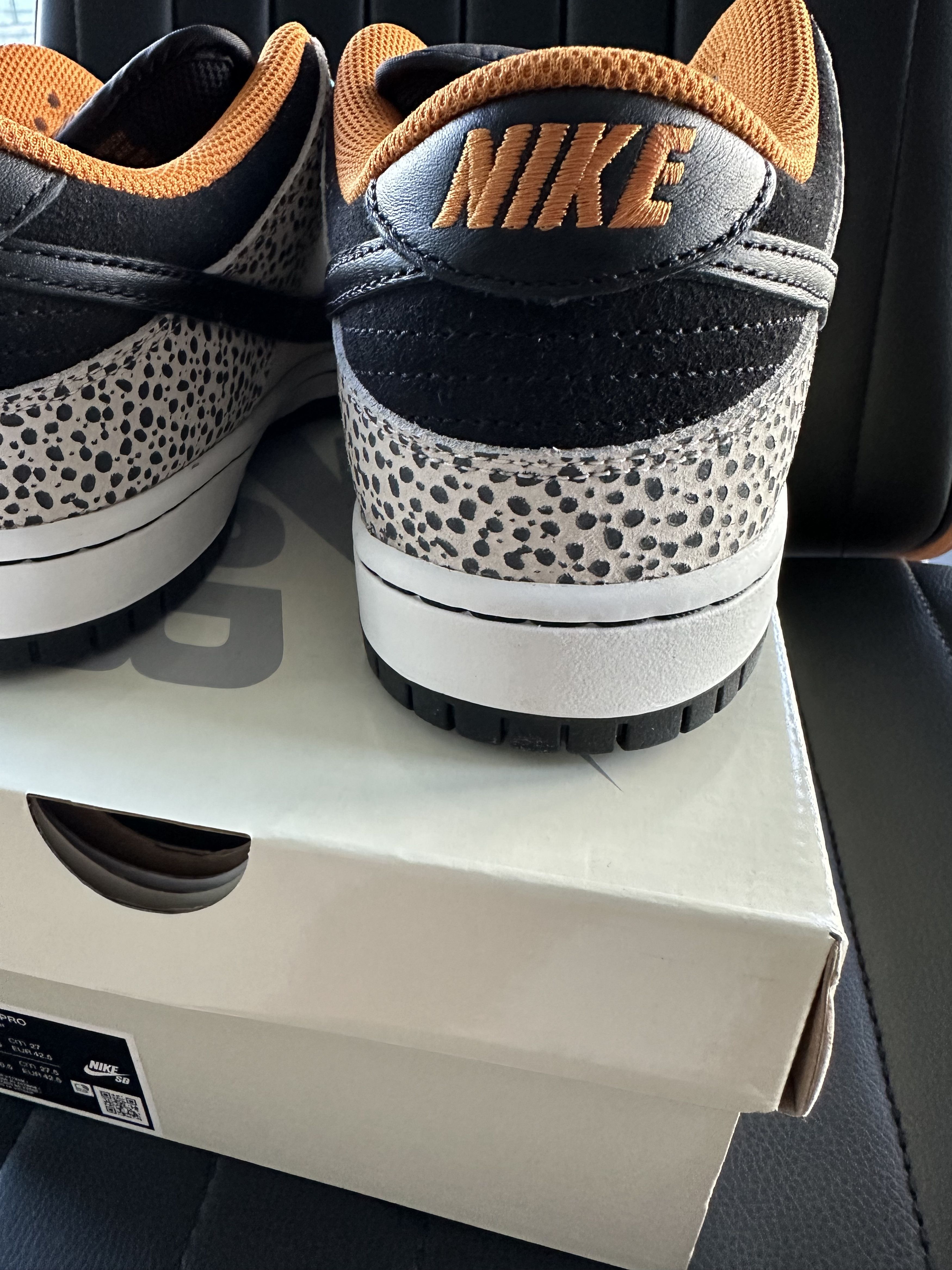 Nike NIKE SB DUNK LOW PRO "SAFARI" Size US 9 / EU 42 - 11 Thumbnail