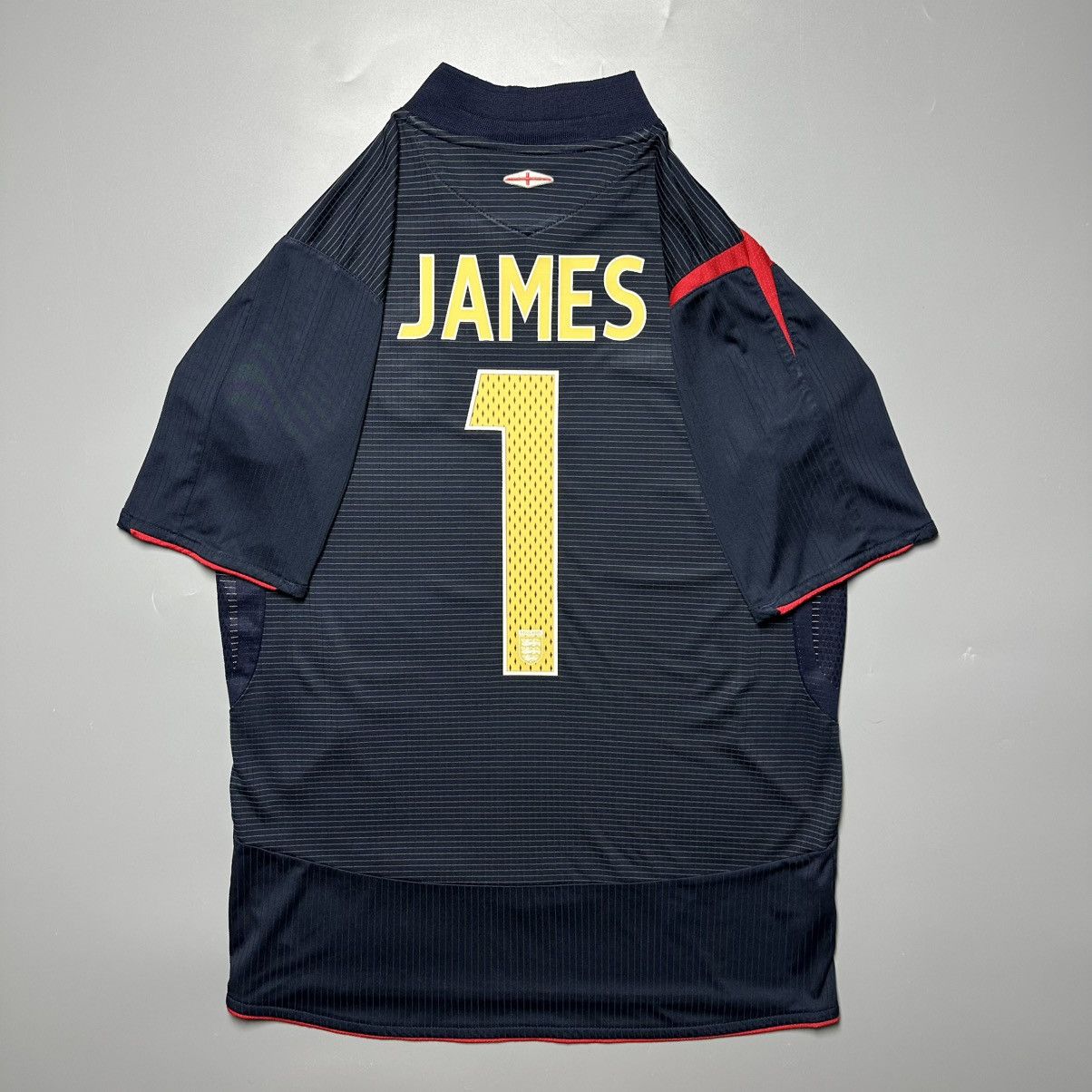 Umbro ENGLAND UMBRO 2006 WORLD CUP FOOTBALL GK JERSEY #1 JAMES Size US M / EU 48-50 / 2 - 1 Thumbnail