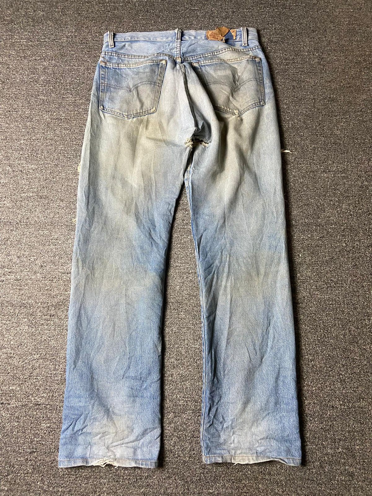 Levi's Levis Strauss Co. Distressed Ripped Jeans (158) Size US 32 / EU 48 - 2 Thumbnail