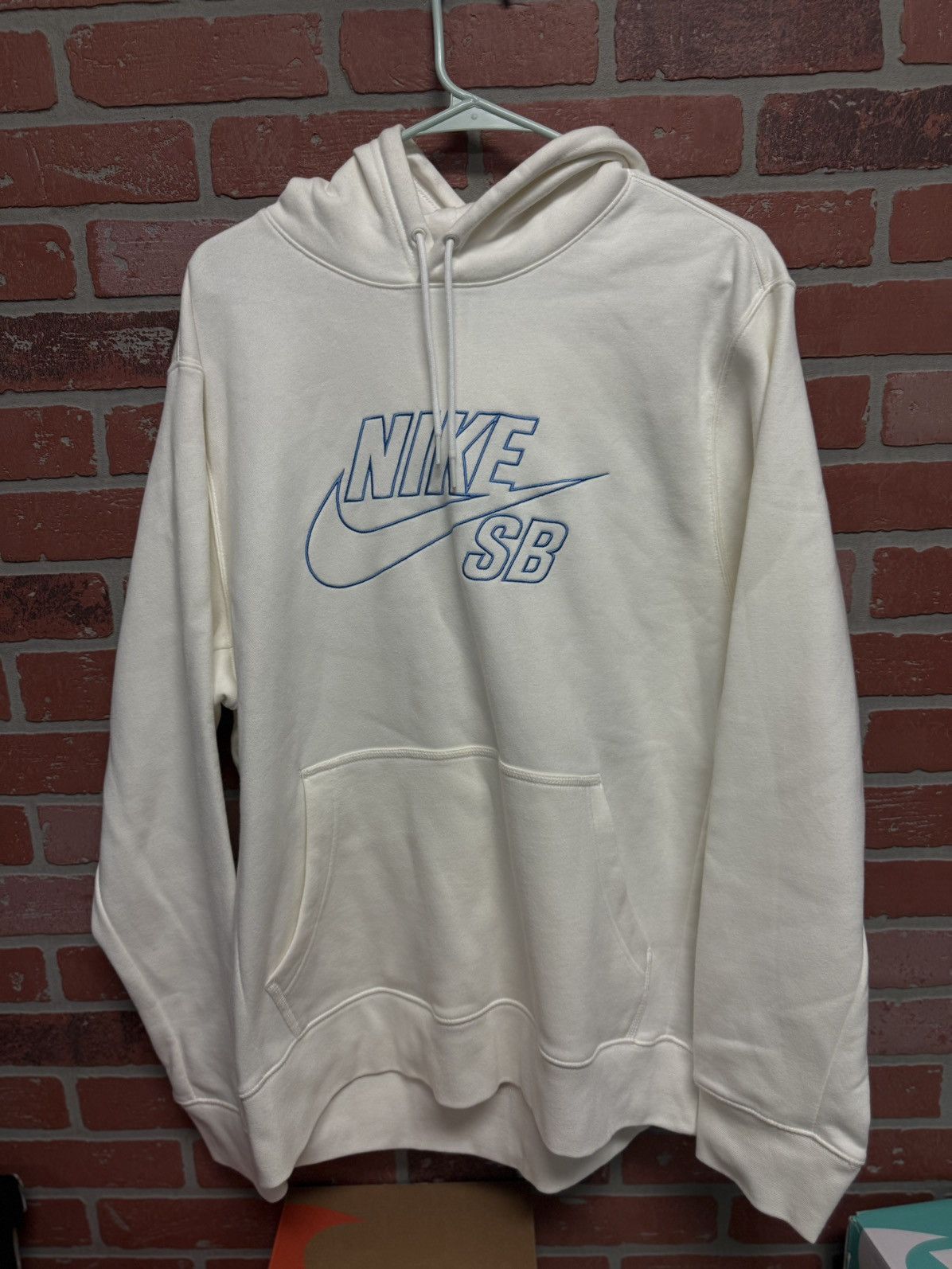 Nike RARE Nike SB Hoodie Size XL Clean 🧼 White Blue Size US XL / EU 56 / 4 - 3 Thumbnail