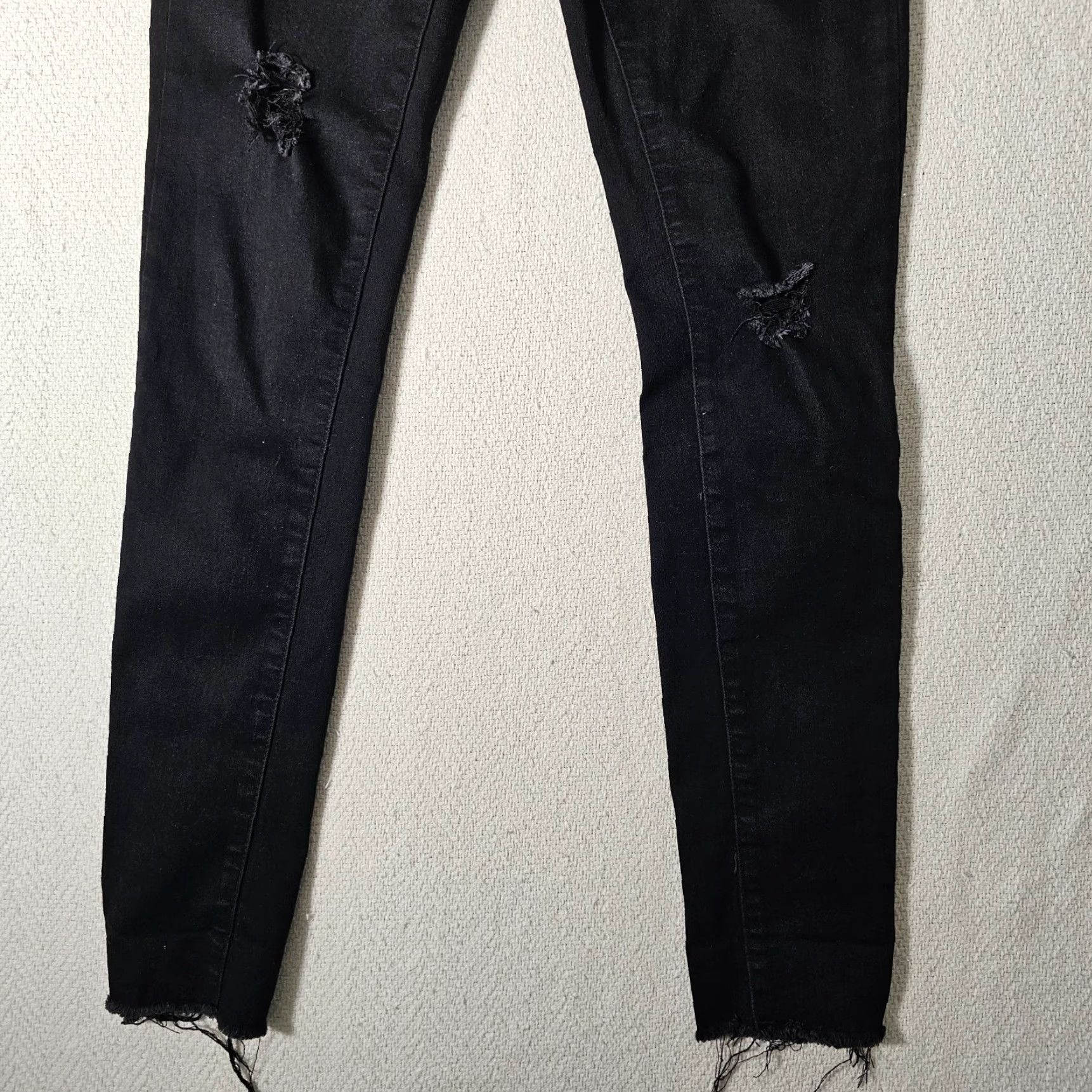 Vintage Articles Of Society Jeans Women's 26 Black Denim Low Rise Skinny Distressed Jeans Size 26" / US 2 / IT 38 - 2 Thumbnail