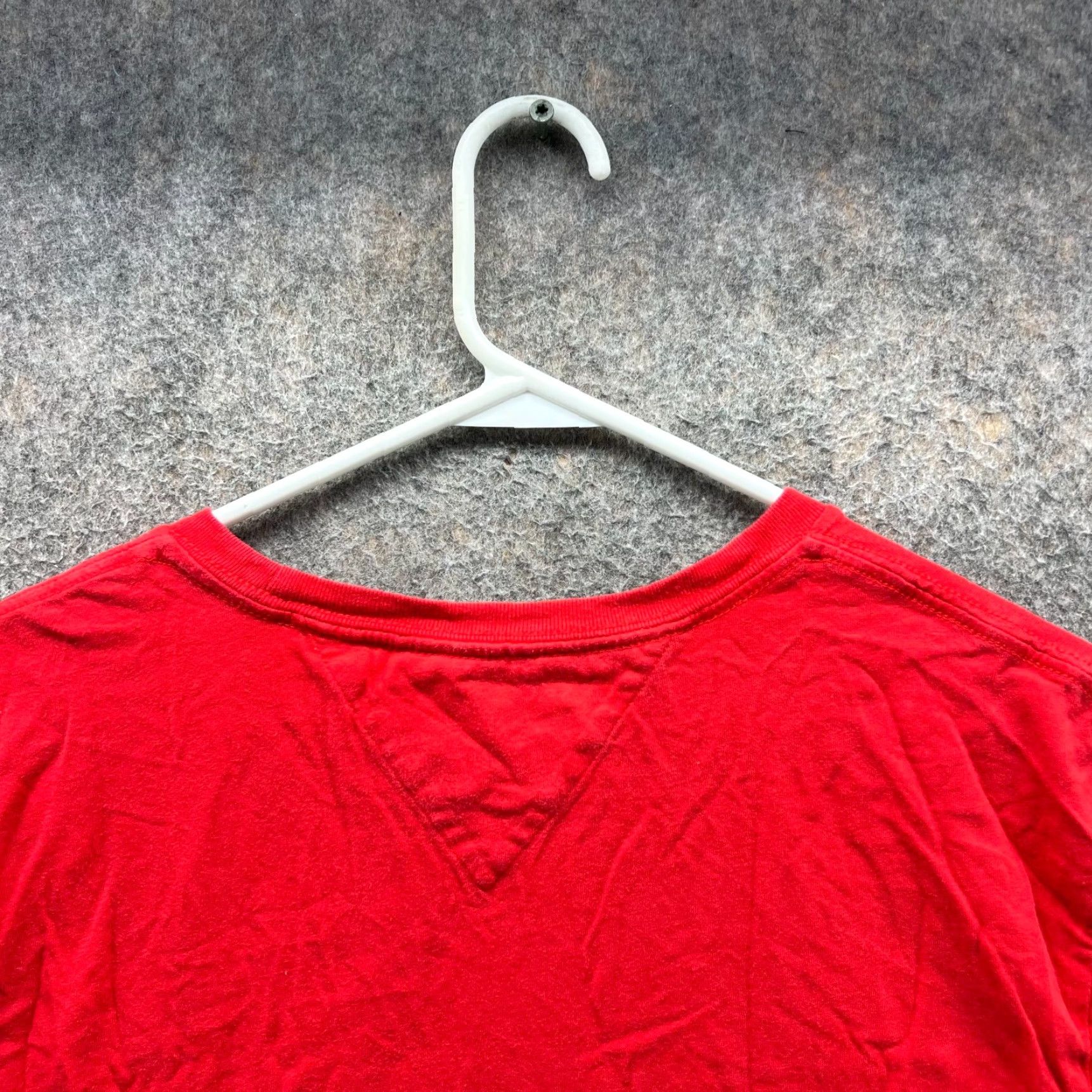 Tommy Hilfiger VINTAGE Tommy Hilfiger Shirt Men Large Red Crewneck Logo Printed Tee Crewneck Cotton XL? (original size L) Size US L / EU 52-54 / 3 - 3 Thumbnail