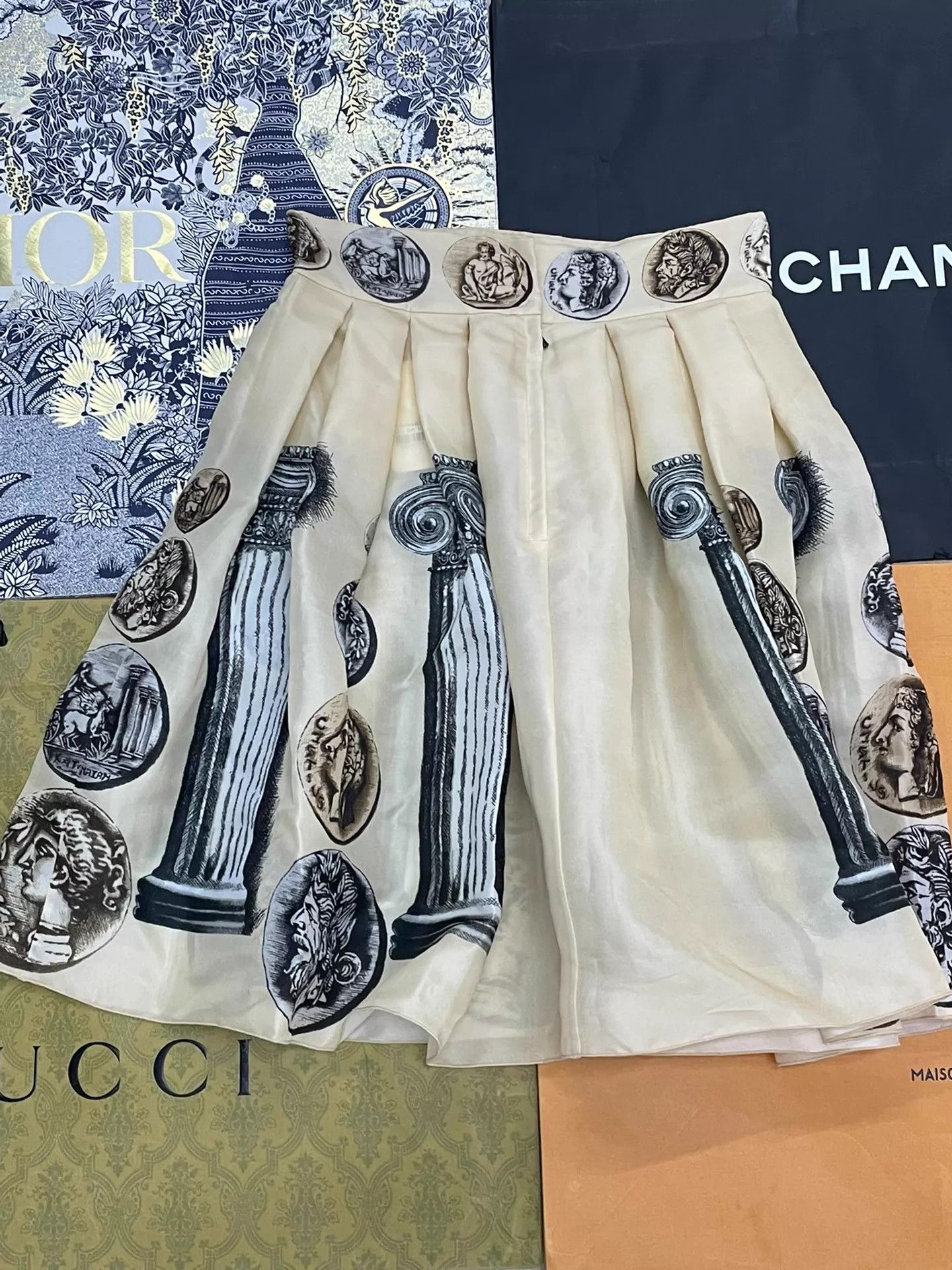 Dolce & Gabbana Dolce&Gabbana Light Yellow Printed Pleated Skirt 40 Size 27" / US 4 / IT 40 - 3 Thumbnail