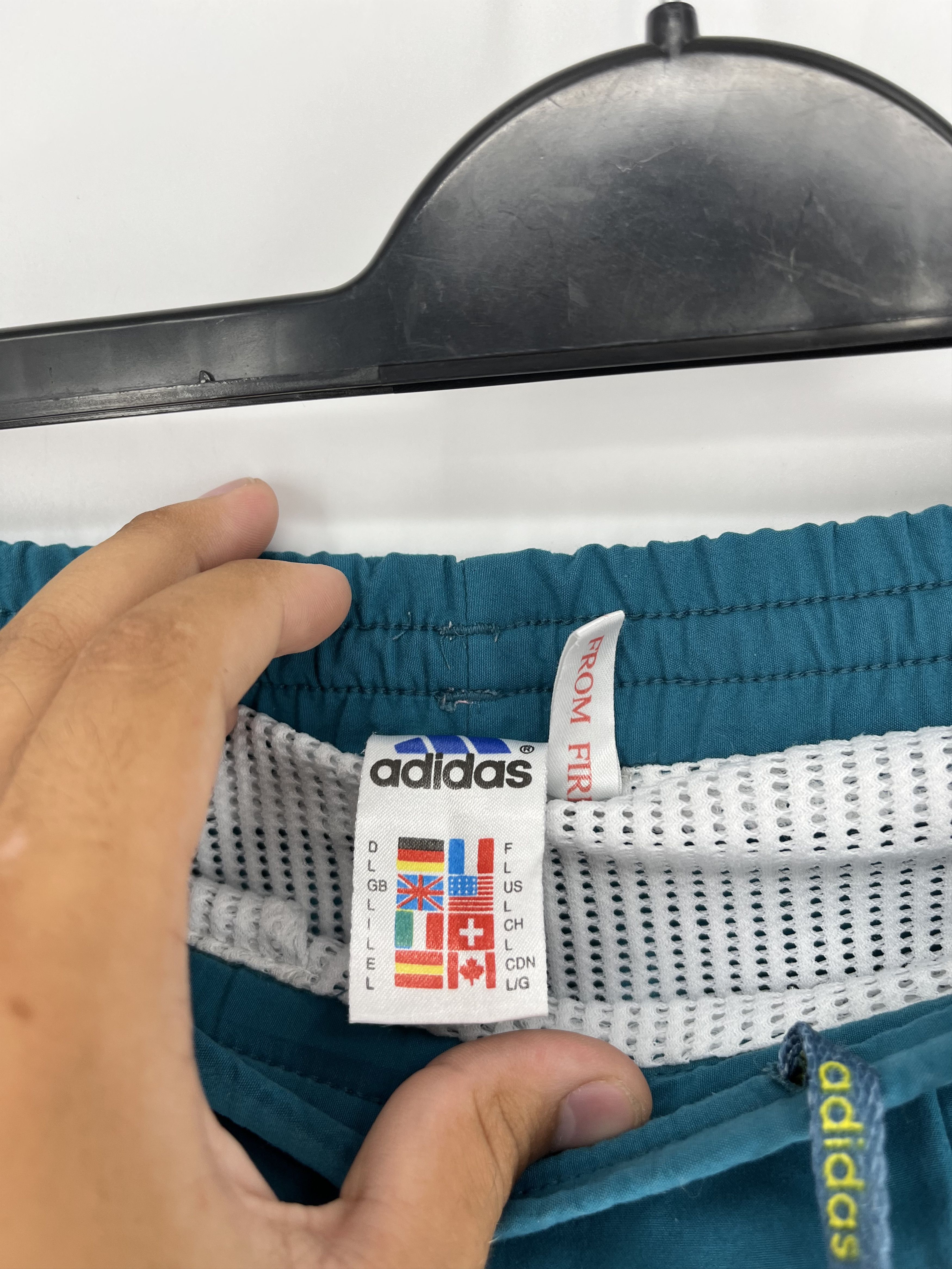 Adidas Vintage 90s Adidas Stripes Shorts Streetwear Fashion Size US 36 / EU 52 - 6 Thumbnail