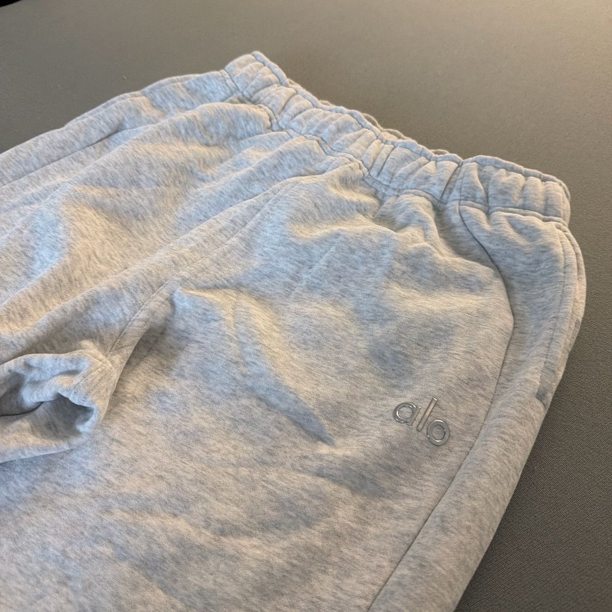 Alo Yoga Alo Yoga Sweatpants White Size 27" / US 4 / IT 40 - 2 Thumbnail