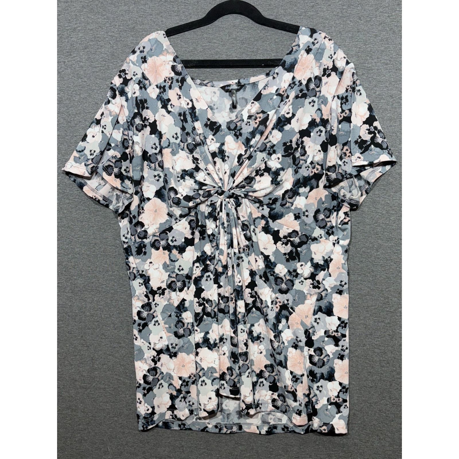 Other Daisy Fuentes | Women's Pink Gray Floral Blouse | XL Size XL / US 12-14 / IT 48-50 - 1 Thumbnail