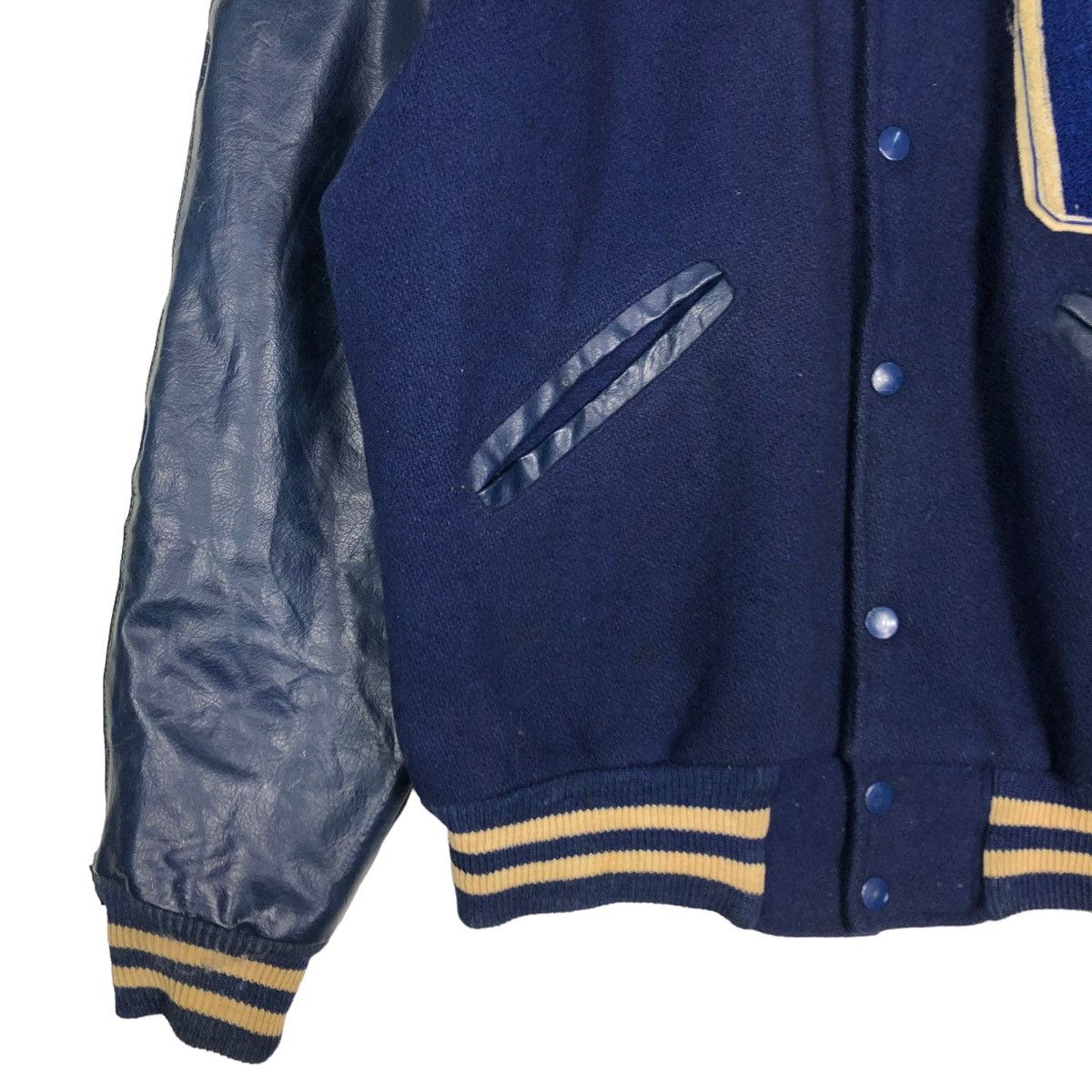 Toyo Enterprises VINTAGE LEATHER VARSITY JACKET JUMPER BIG LOGO USA Size US M / EU 48-50 / 2 - 6 Thumbnail