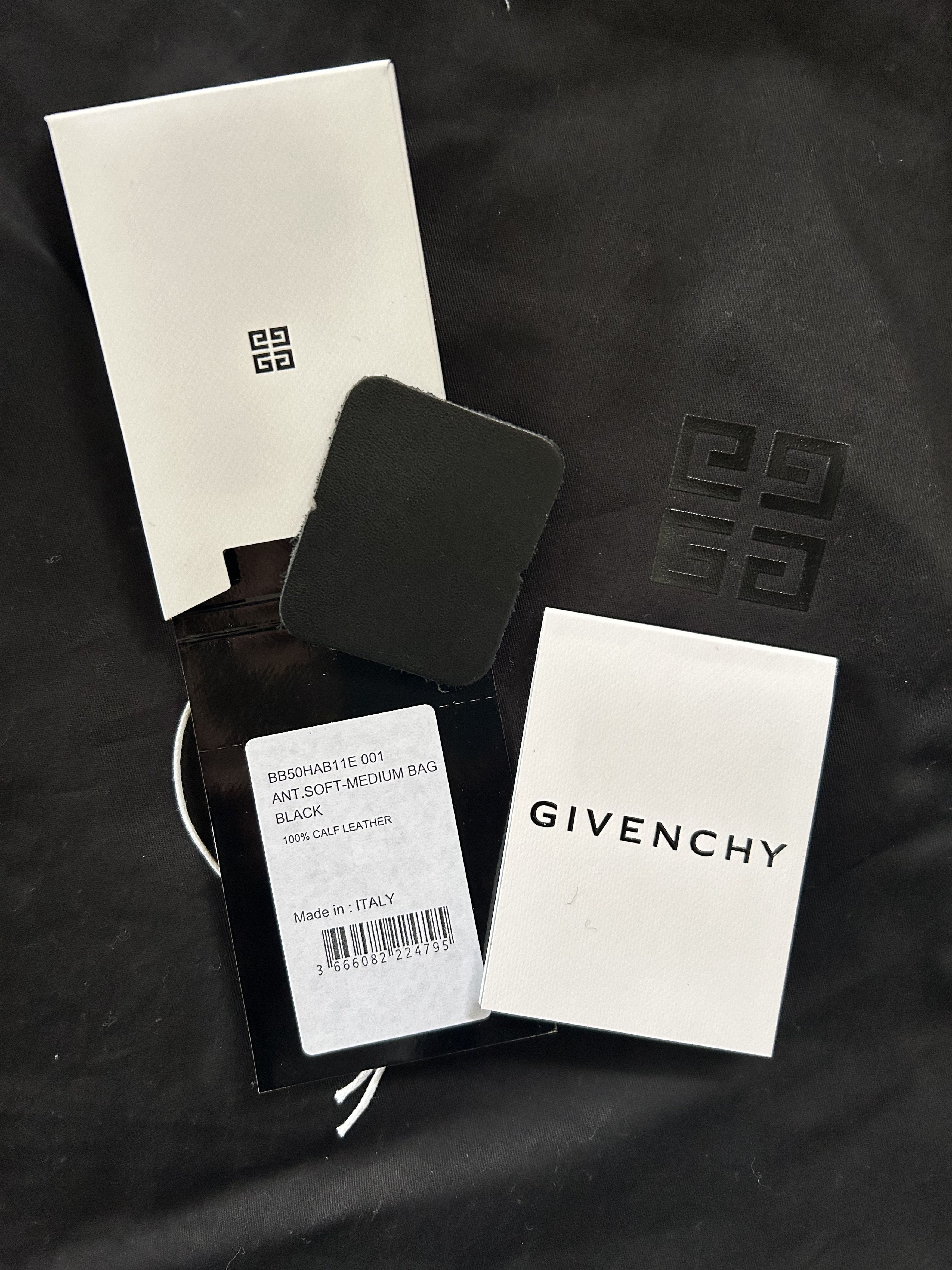 Givenchy Givenchy Black Medium Antigona Soft Lock Shoulder Bag Size ONE SIZE - 6 Thumbnail