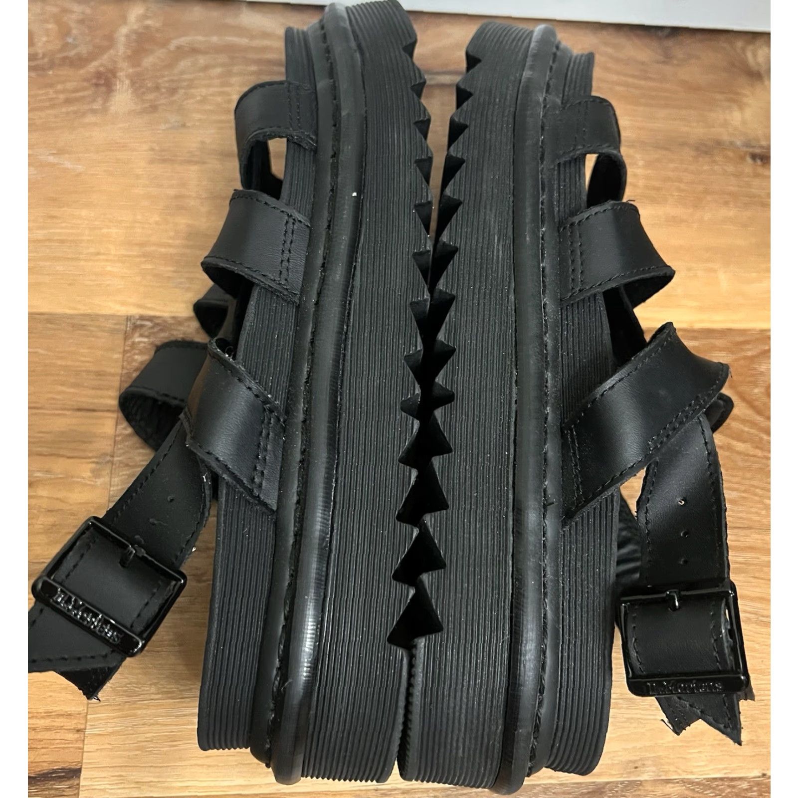 Dr. Martens Dr. Martens Yelena Hydro Leather Sandal Women Black Strappy Buckle 9 41 Casual Spring Summer Vintage No Size US 7 / IT 37 - 3 Thumbnail