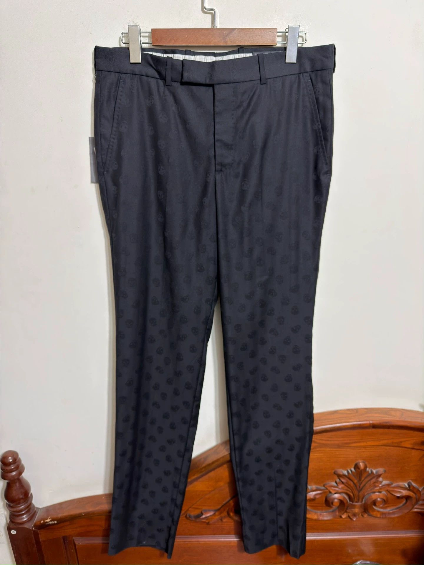Alexander McQueen Alexander McQueen Embroidered Skull Slim Trousers Size US 32 / EU 48 - 1 Thumbnail