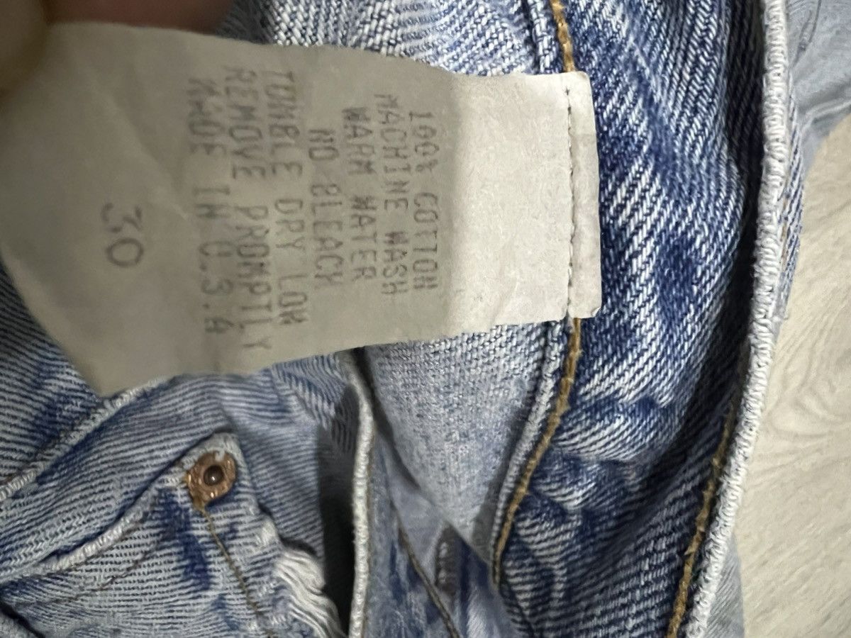 Levi's × Vintage Vintage Levi’s 505 Jeans Lighwash Straightleg Distressed Size US 30 / EU 46 - 6 Thumbnail