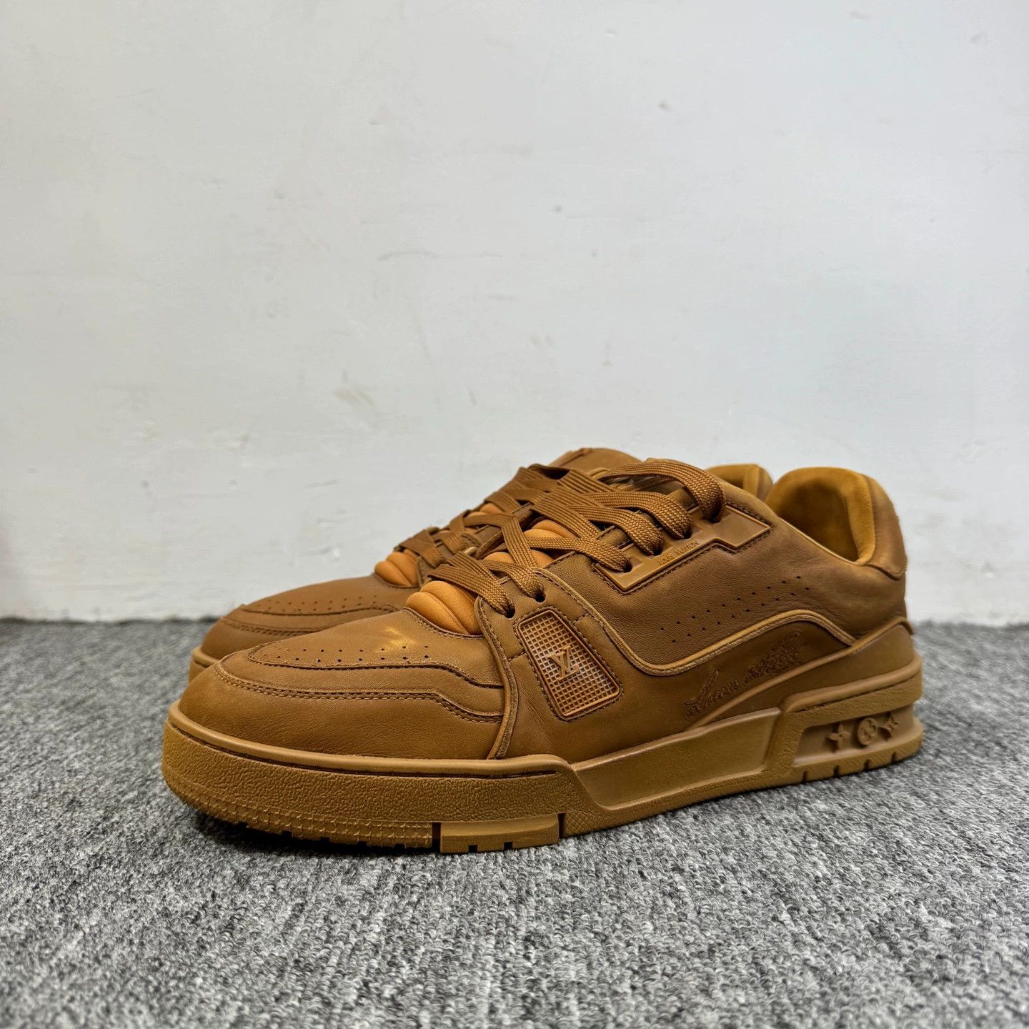 Louis Vuitton louis vuitton brown trainer uk8 Size US 9 / EU 42 - 1 Thumbnail