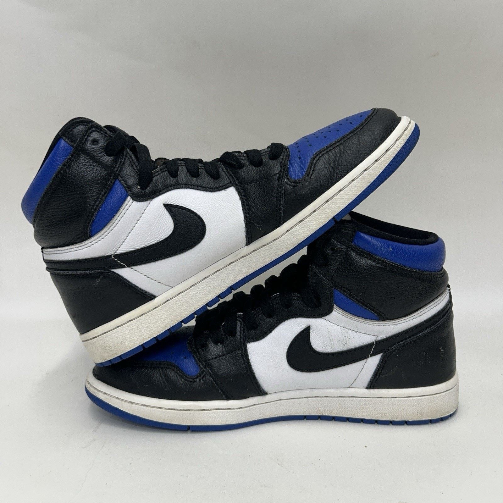 Jordan Brand Nike Air Jordan 1 Retro High OG “Royal Toe” 555088-041 Size US 10 / EU 43 - 3 Thumbnail
