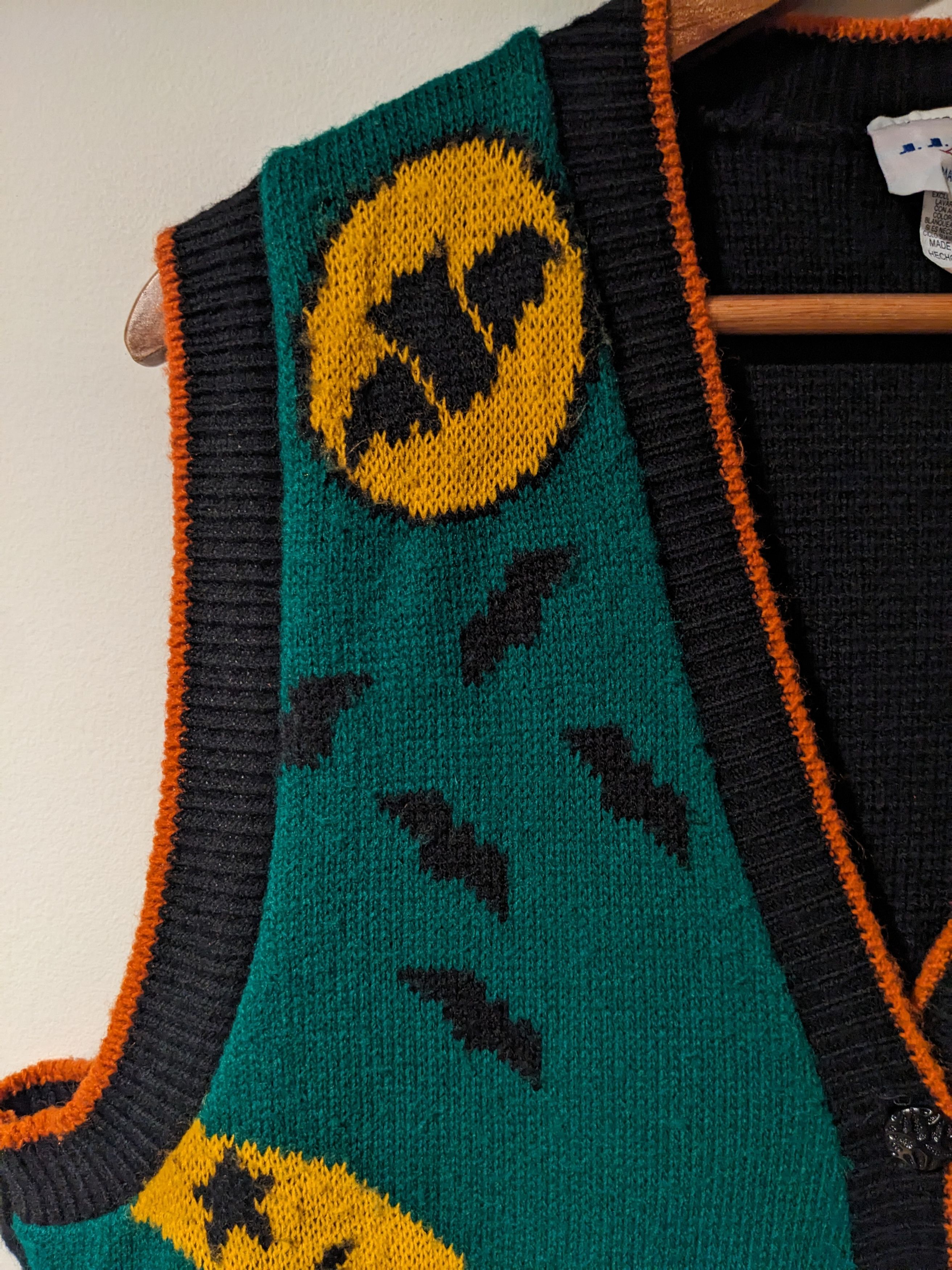 Expert Horror × Vintage Vintage 90s Halloween Bear Black Medium Knitted Vest Size US M / EU 48-50 / 2 - 3 Thumbnail