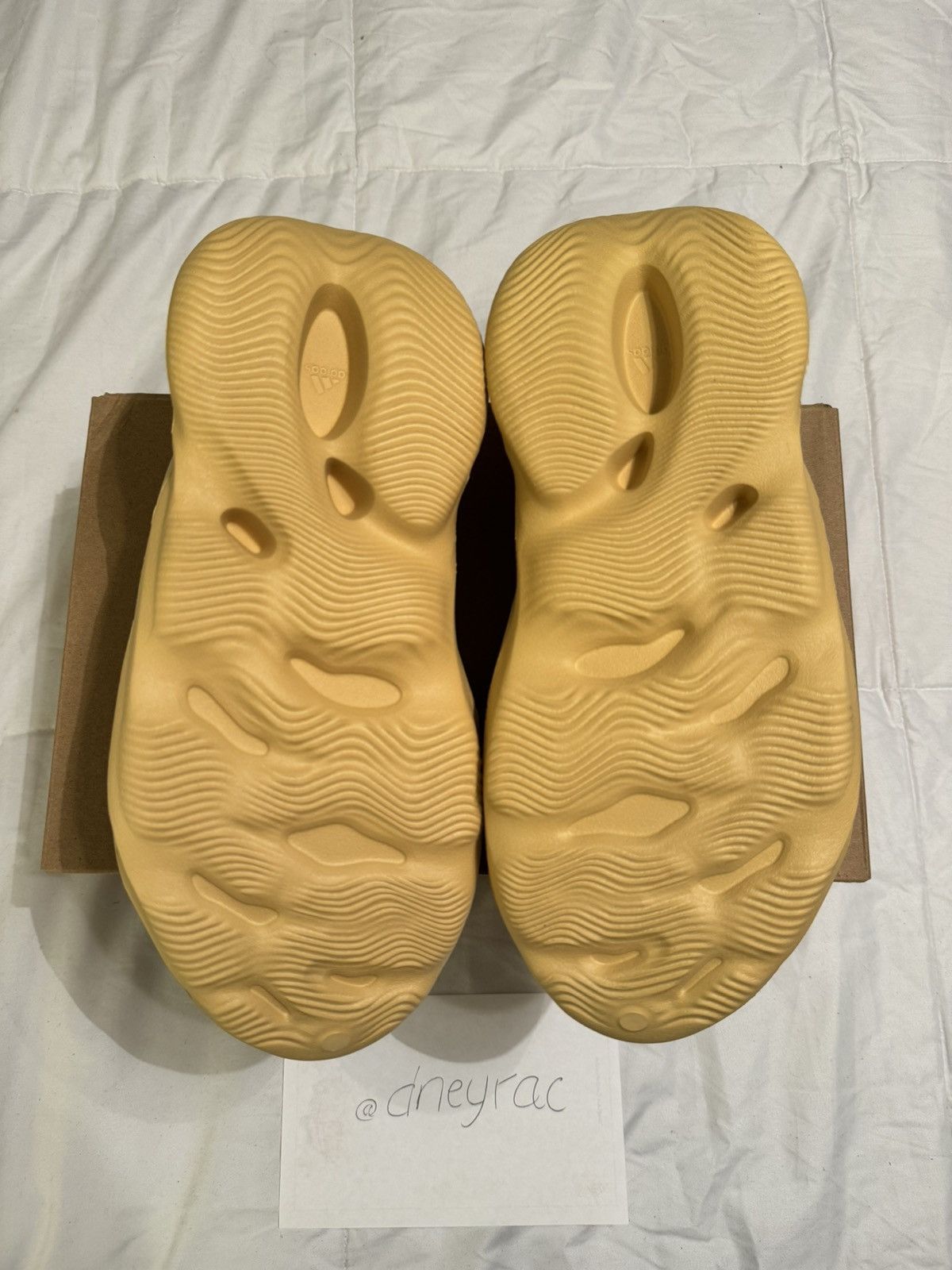 Yeezy Adidas Yeezy Foam RNR Desert Taupe Size US 11 / EU 44 - 8 Thumbnail