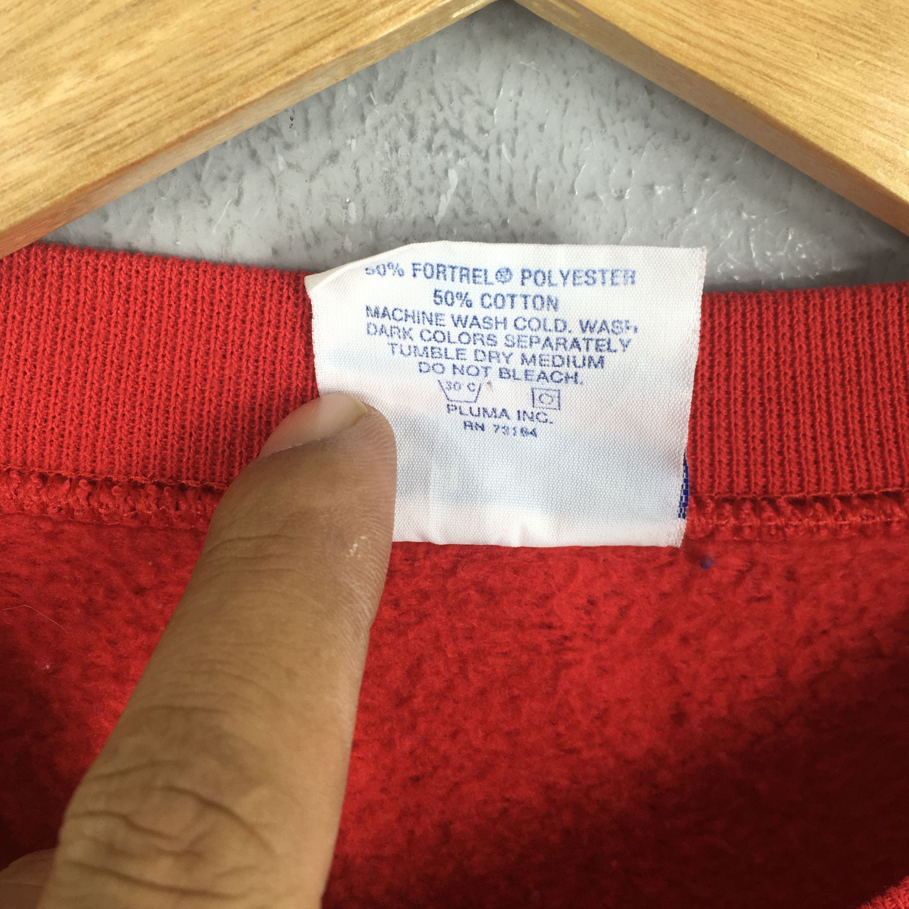 NCAA × Vintage Vintage Wisconsin Badgers NCAA Red Sweatshirt Large Size US L / EU 52-54 / 3 - 6 Thumbnail