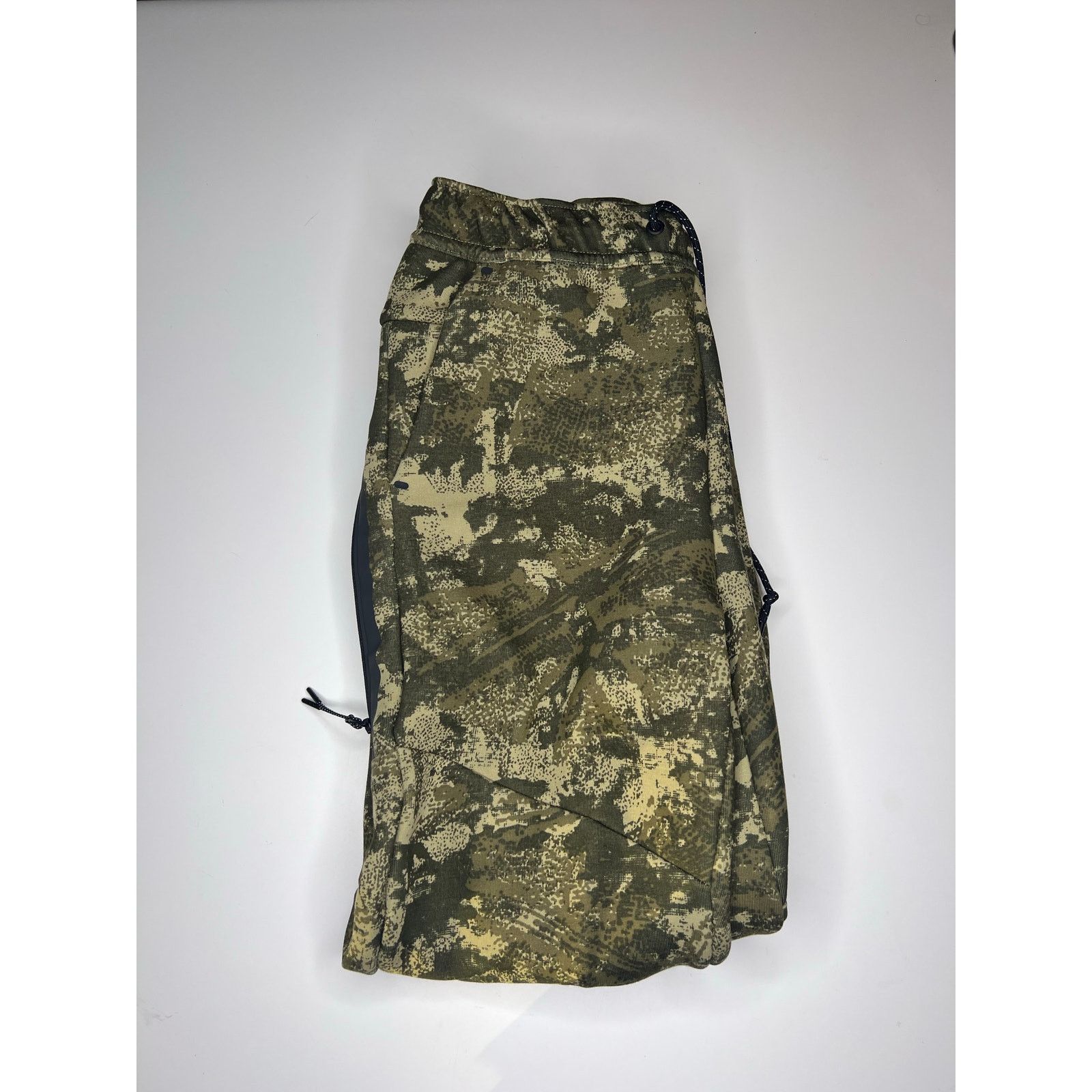 Nike Nike Sportswear Tech Fleece Jogger Sweatpants Green Camo Size US 36 / EU 52 - 1 Thumbnail