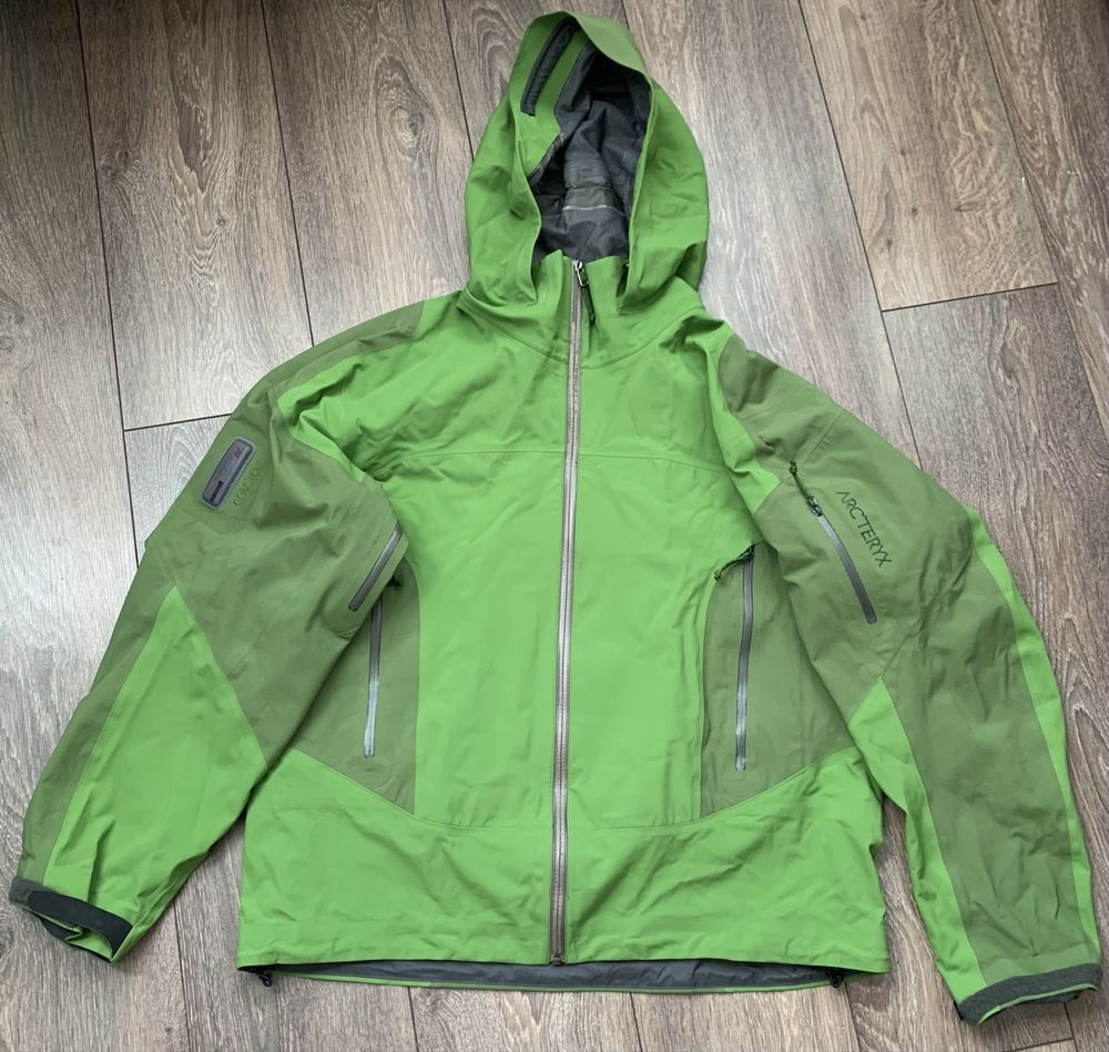 Vintage ARC'TERYX Stingray Recco Gore-Tex Jacket