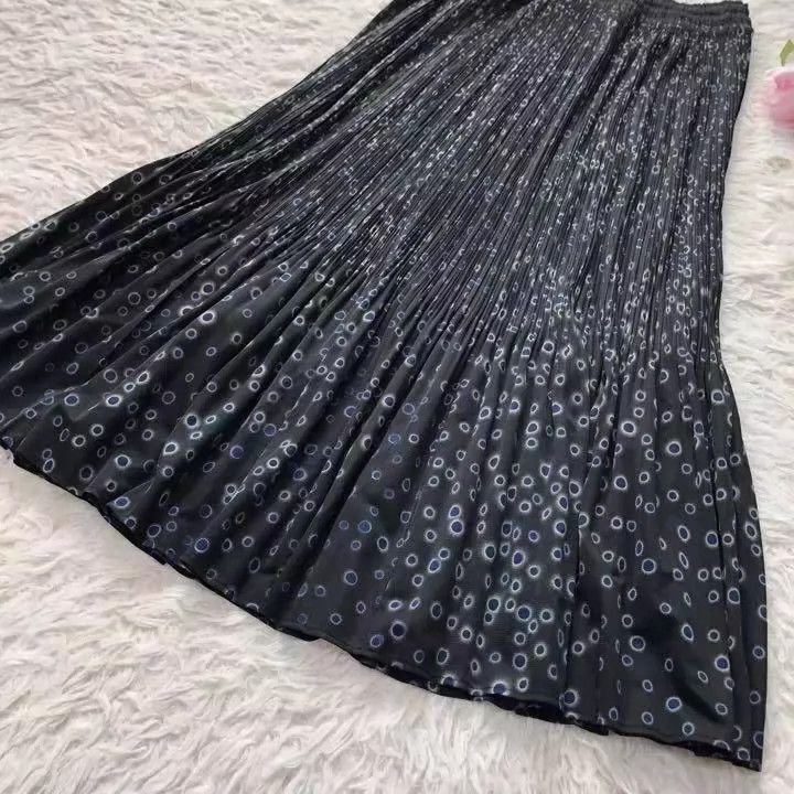 Issey Miyake Issey Miyake size:2 A black vintage skirt Size 23" - 1 Thumbnail