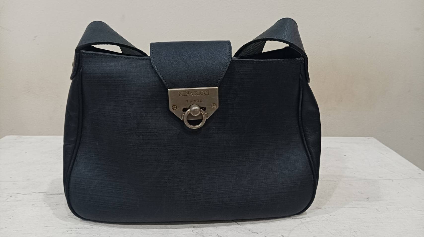 Nina Ricci × Vintage 80's Nina Ricci Leather Purse/Shoulder Strap/Signature Print Size ONE SIZE - 1 Thumbnail