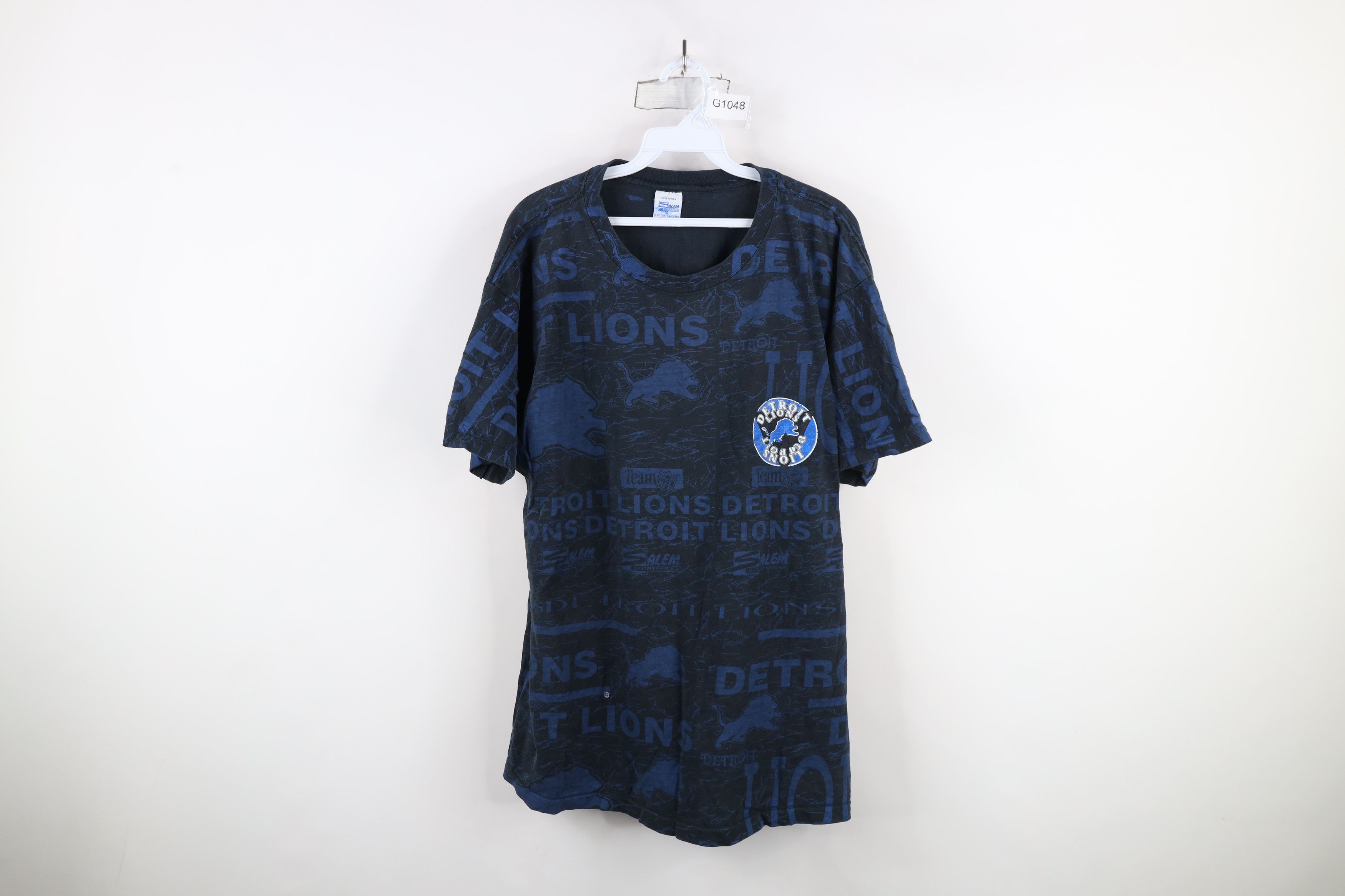 Vintage Vintage 90s Lions Football All Over Print T-Shirt USA Size US XL / EU 56 / 4 - 1 Thumbnail