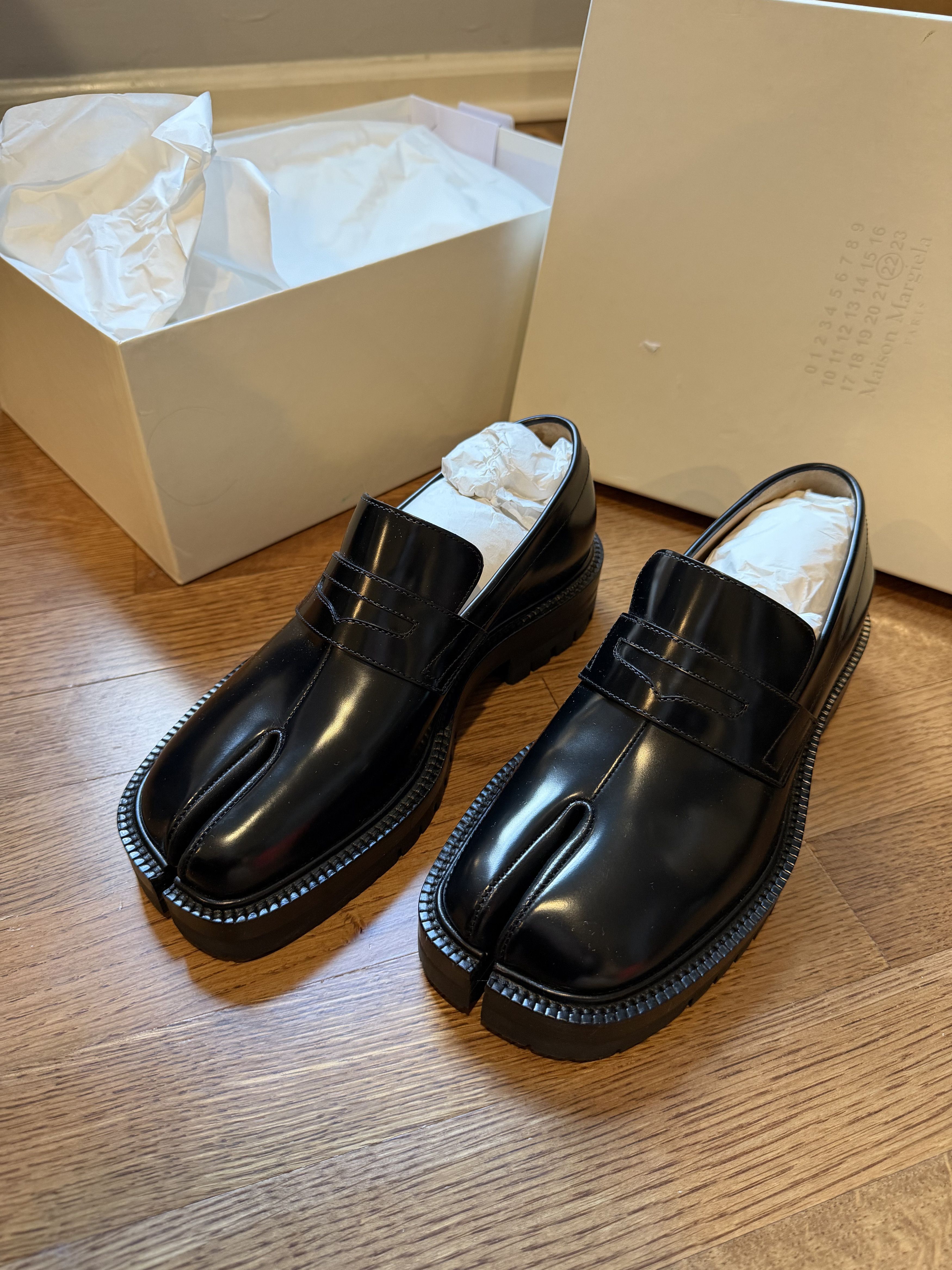 Maison Margiela Women's Black Tabi Loafers Size US 7 / IT 37 - 1 Thumbnail