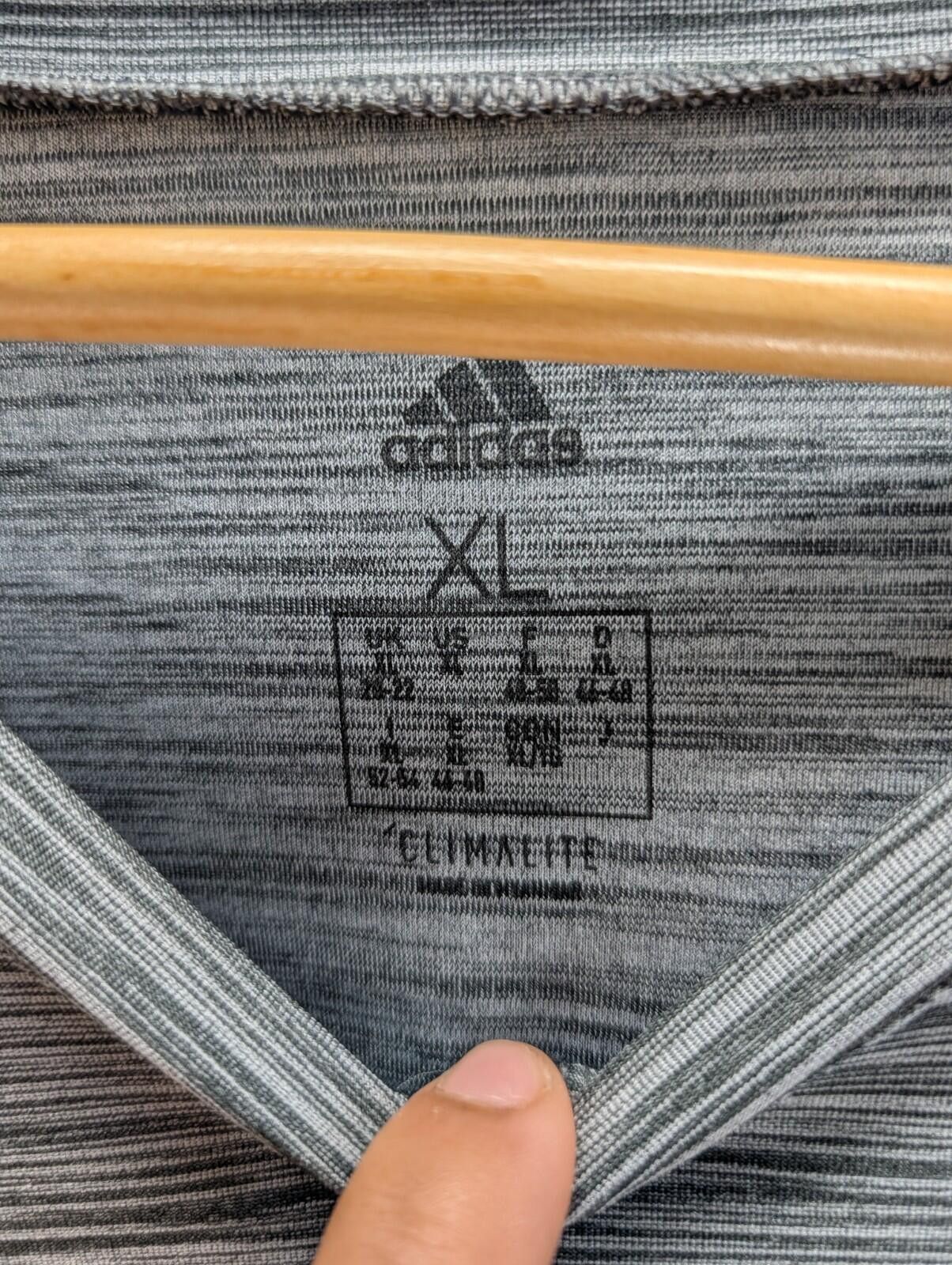 Adidas Adidas Climalite XL Gray Long Sleeve V-Neck Athletic Shirt Size XL / US 12-14 / IT 48-50 - 4 Thumbnail